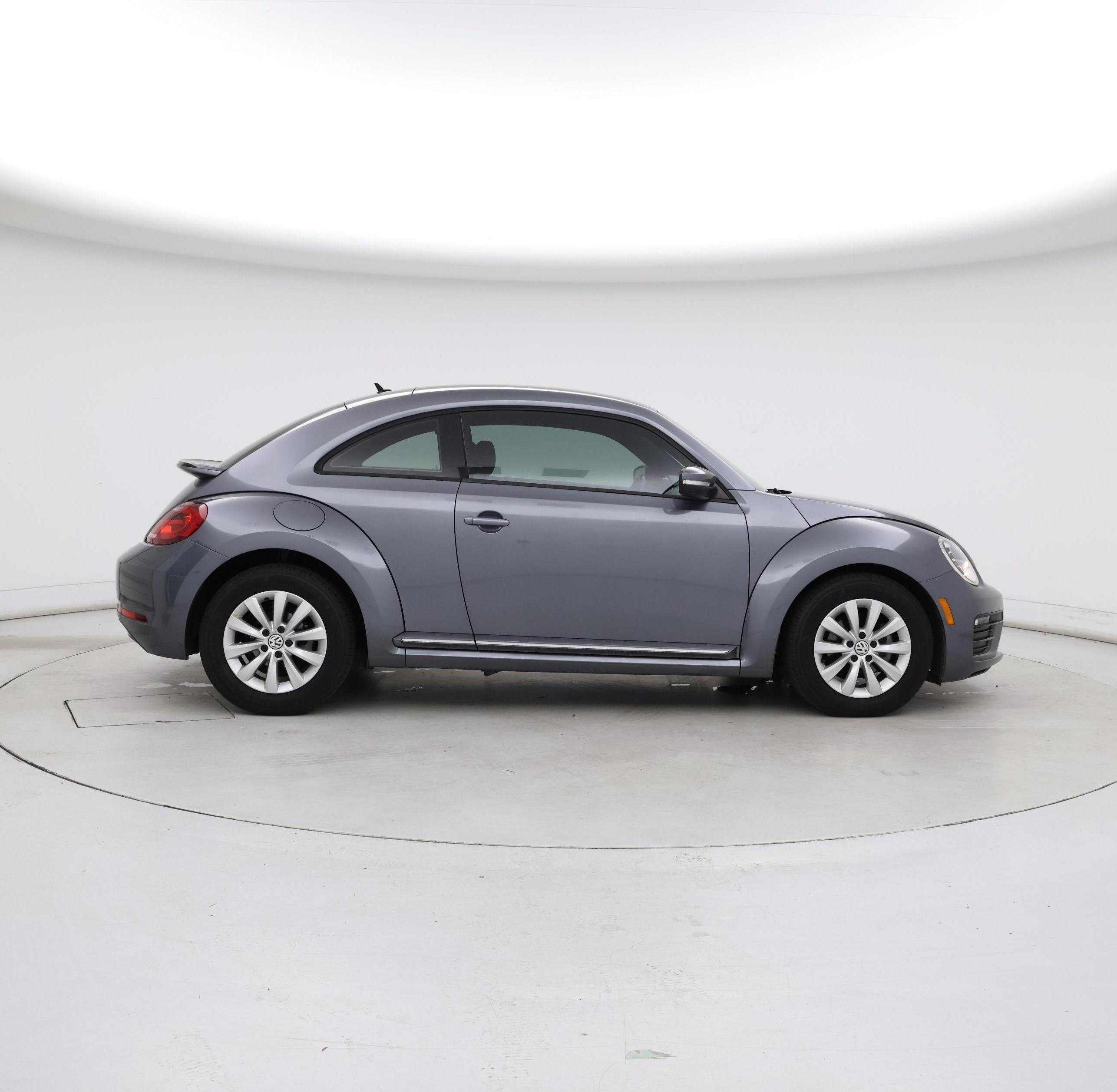 Thumbnail: 2019 Volkswagen Beetle - 7