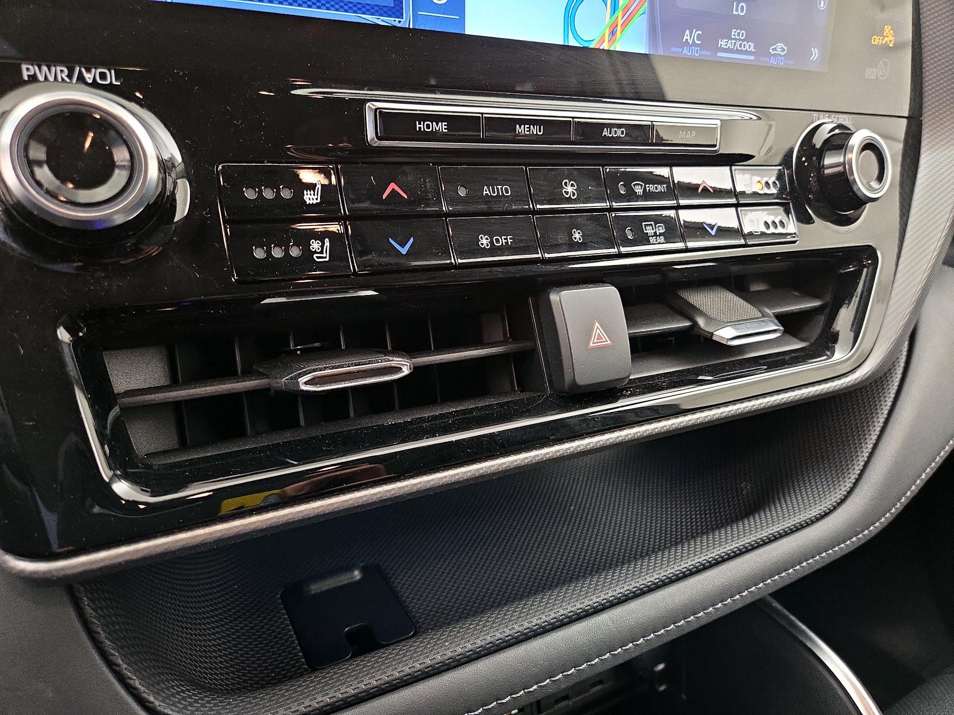 Thumbnail: 2021 Toyota Highlander - 17