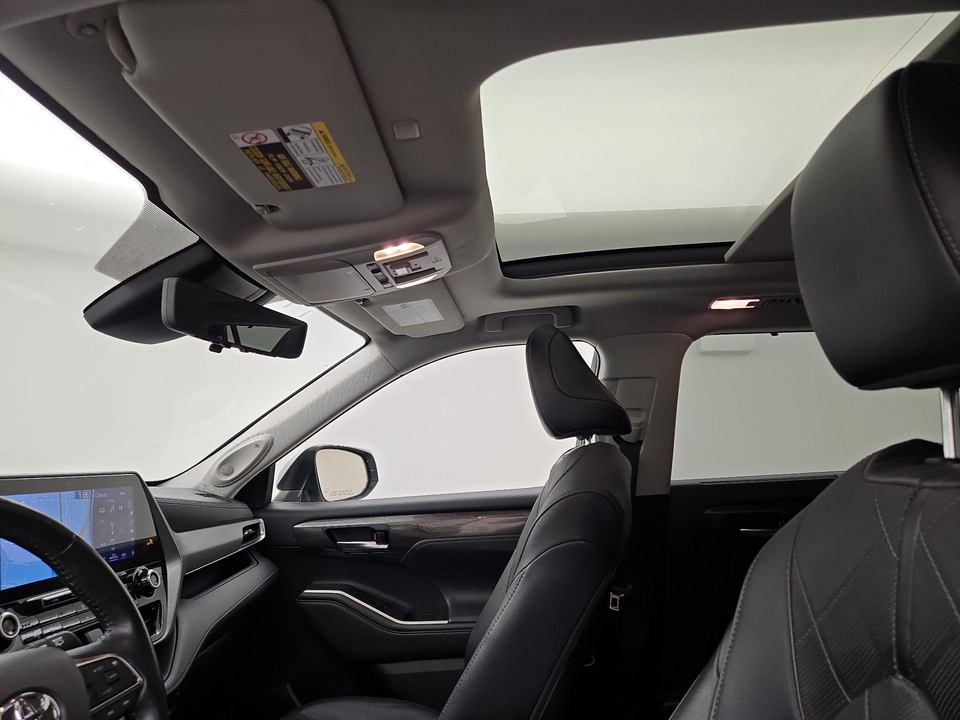 Thumbnail: 2021 Toyota Highlander - 20