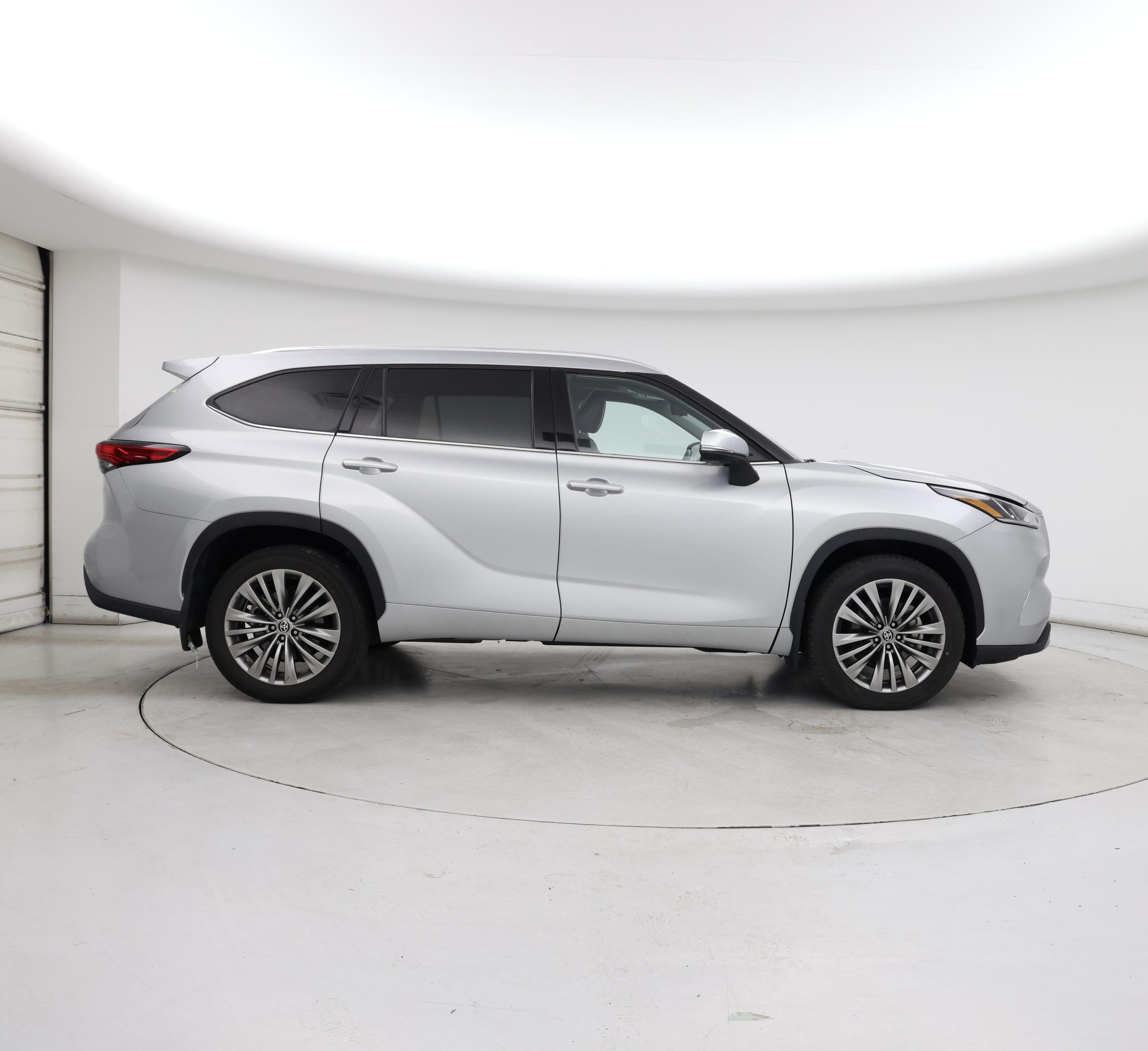 Thumbnail: 2021 Toyota Highlander - 7