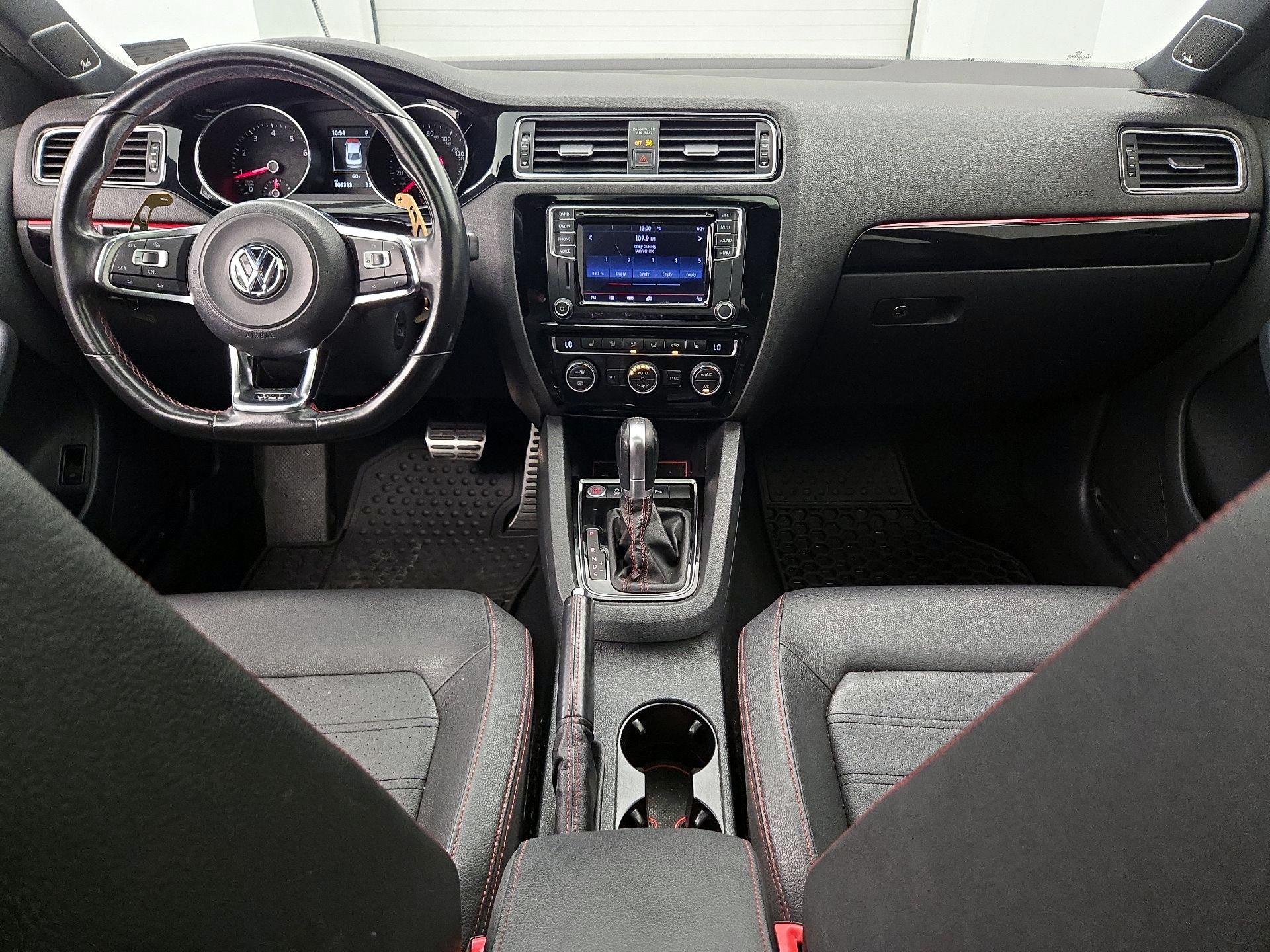 Thumbnail: 2016 Volkswagen Jetta - 9