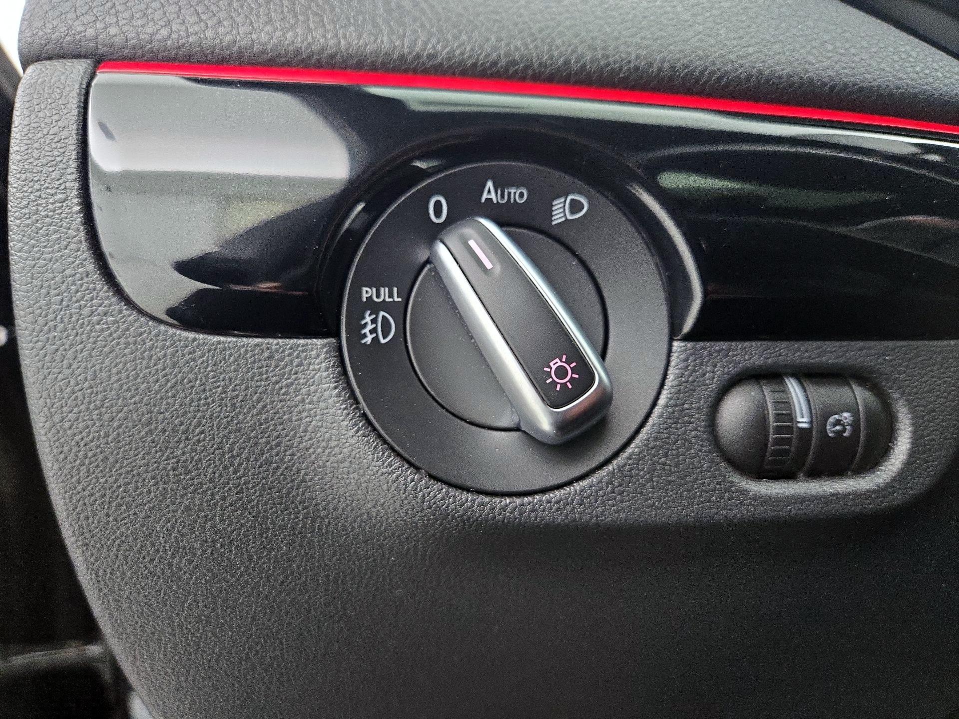 Thumbnail: 2016 Volkswagen Jetta - 13