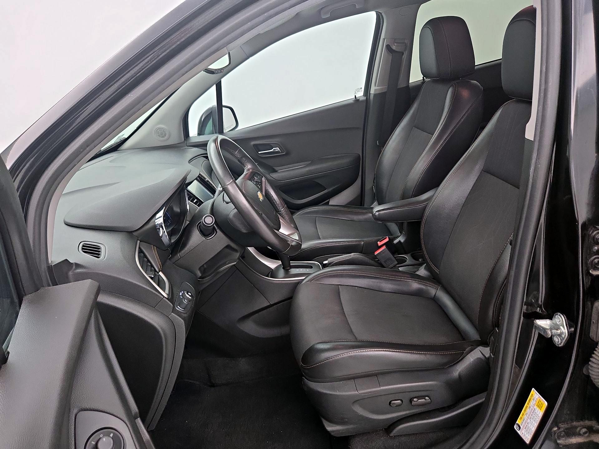 Thumbnail: 2017 Chevrolet Trax - 11