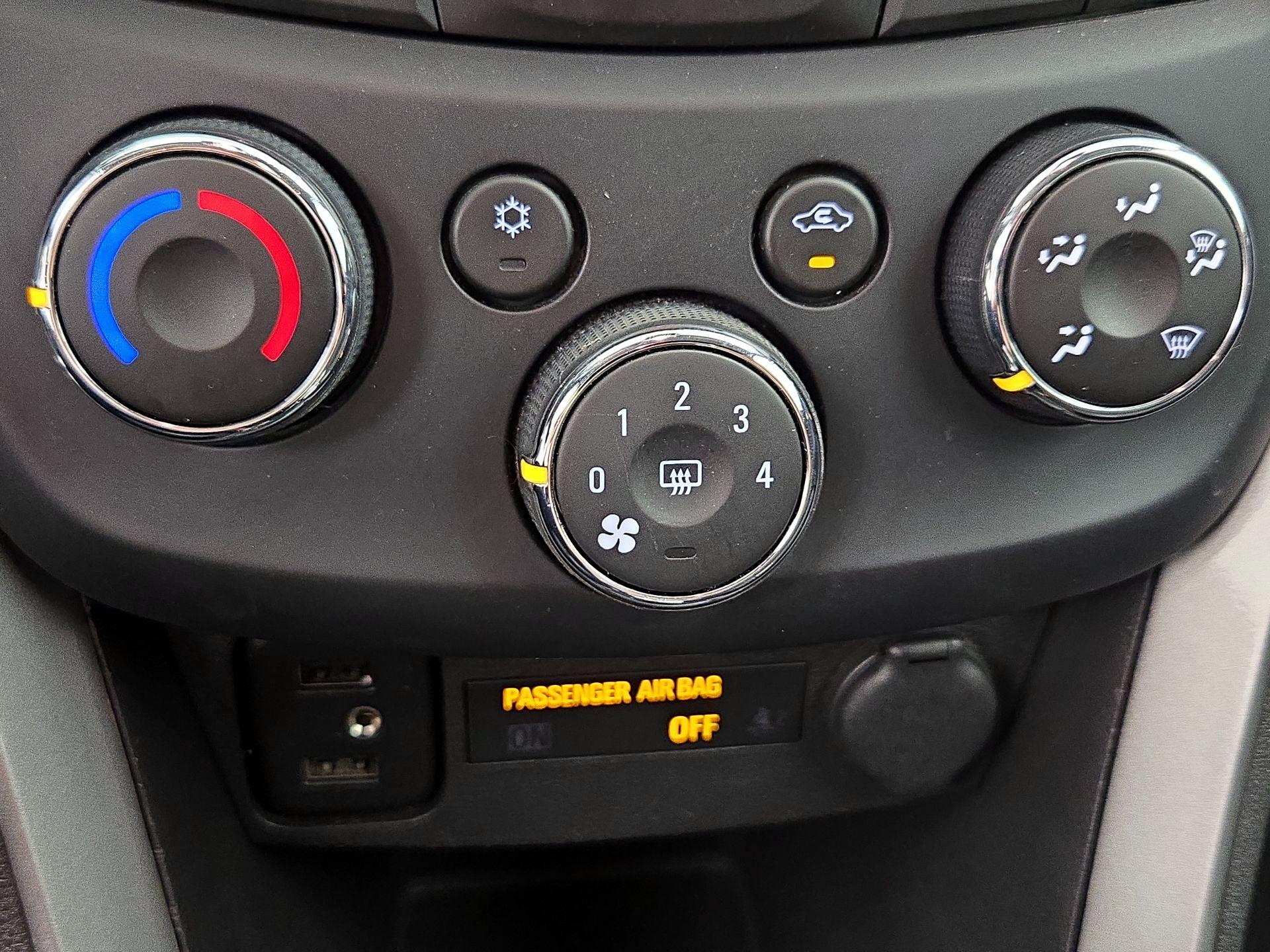 Thumbnail: 2017 Chevrolet Trax - 16