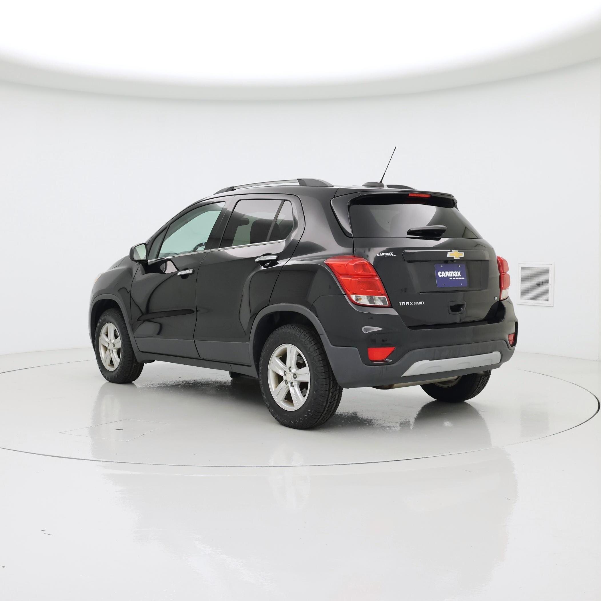 Thumbnail: 2017 Chevrolet Trax - 2