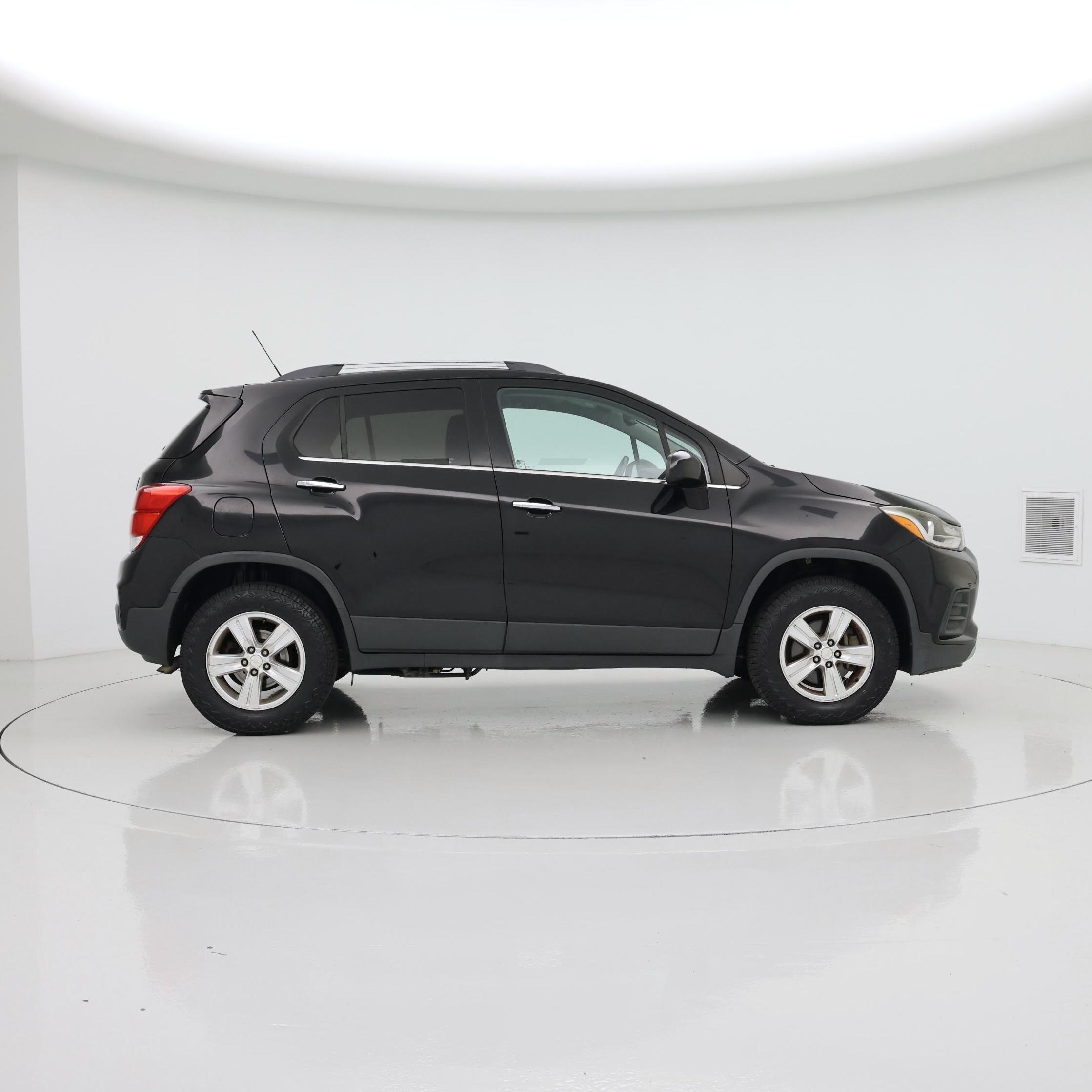 Thumbnail: 2017 Chevrolet Trax - 7