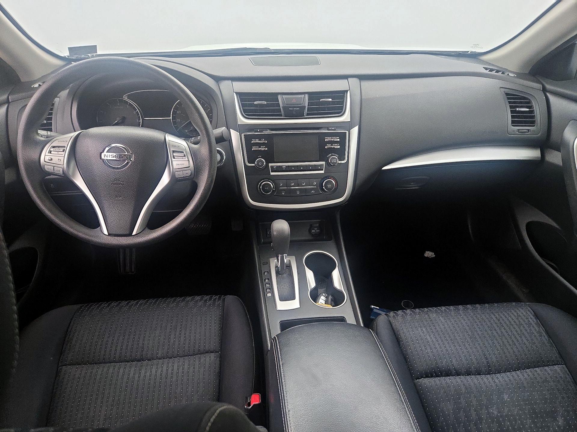 Thumbnail: 2016 Nissan Altima - 9