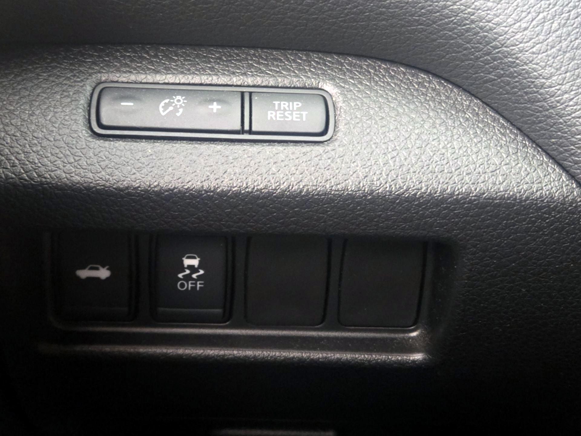 Thumbnail: 2016 Nissan Altima - 13