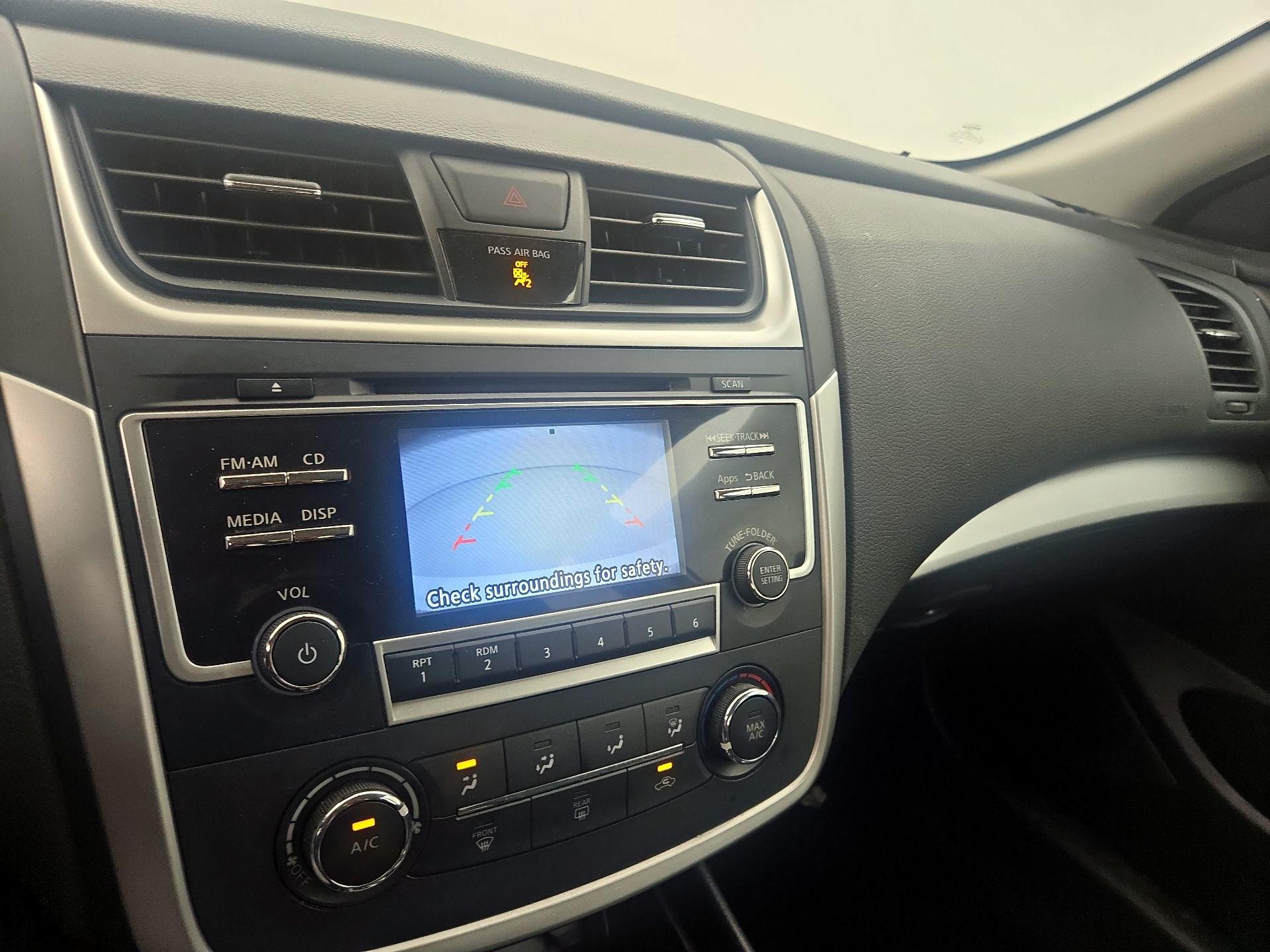 Thumbnail: 2016 Nissan Altima - 14