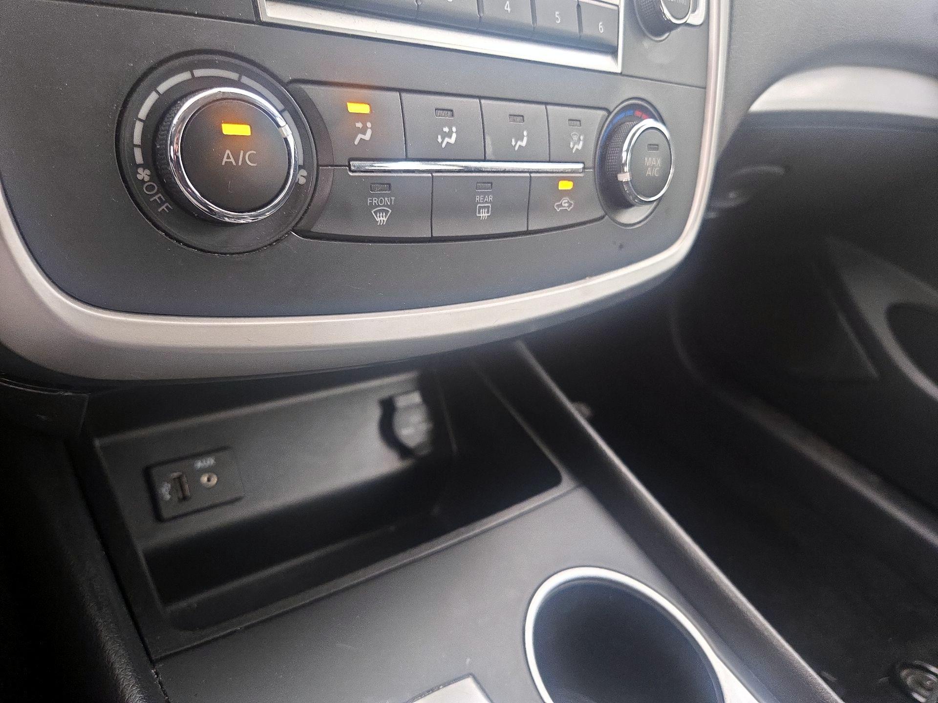 Thumbnail: 2016 Nissan Altima - 16