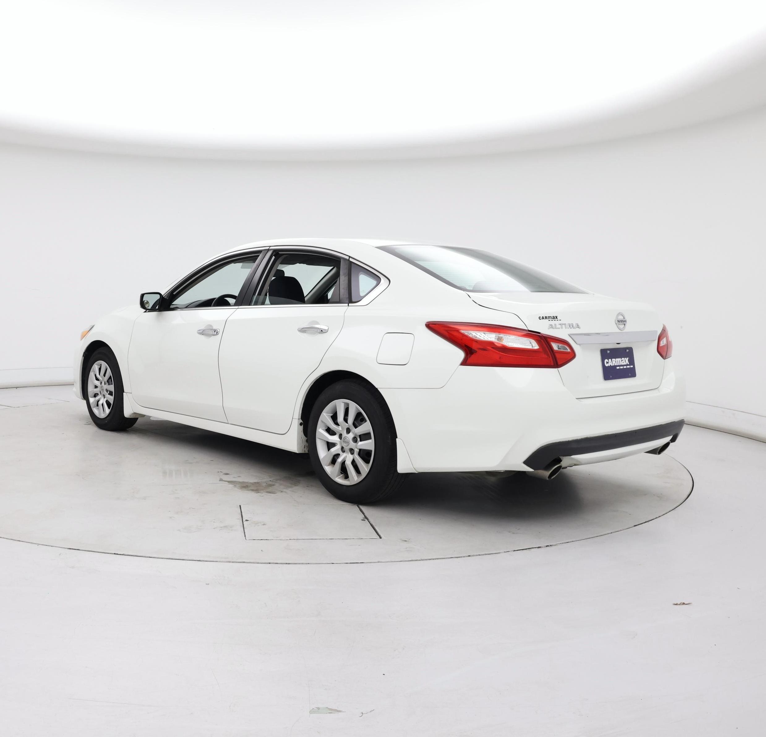 Thumbnail: 2016 Nissan Altima - 2
