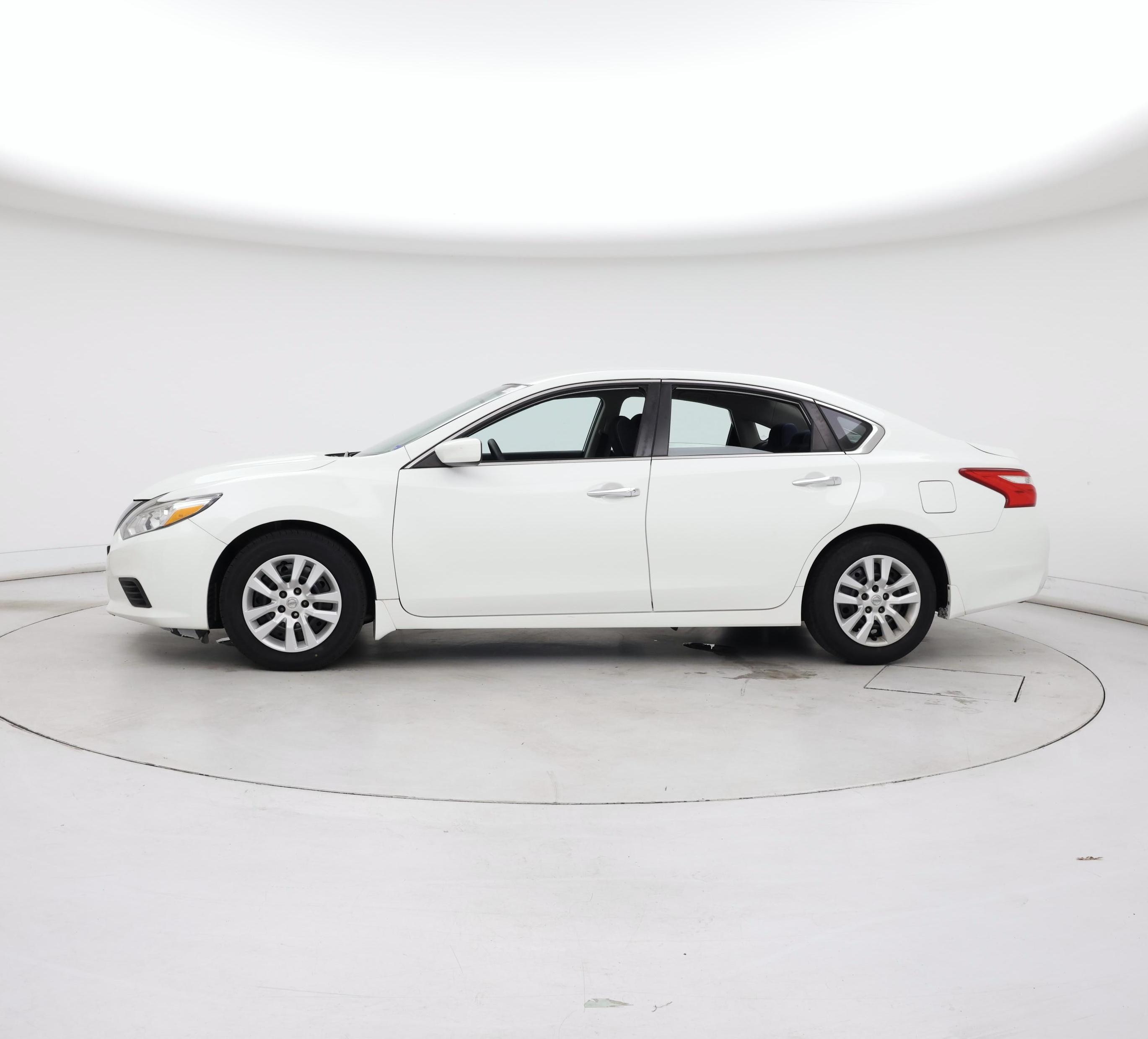 Thumbnail: 2016 Nissan Altima - 3