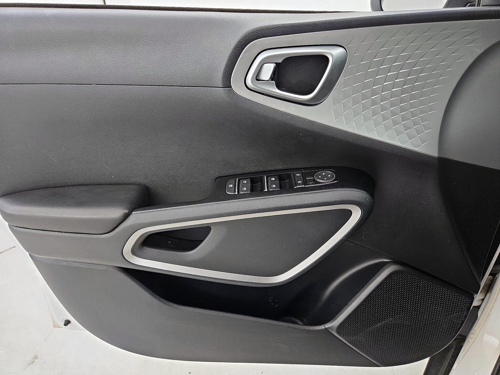 Thumbnail: 2020 Kia Soul - 12