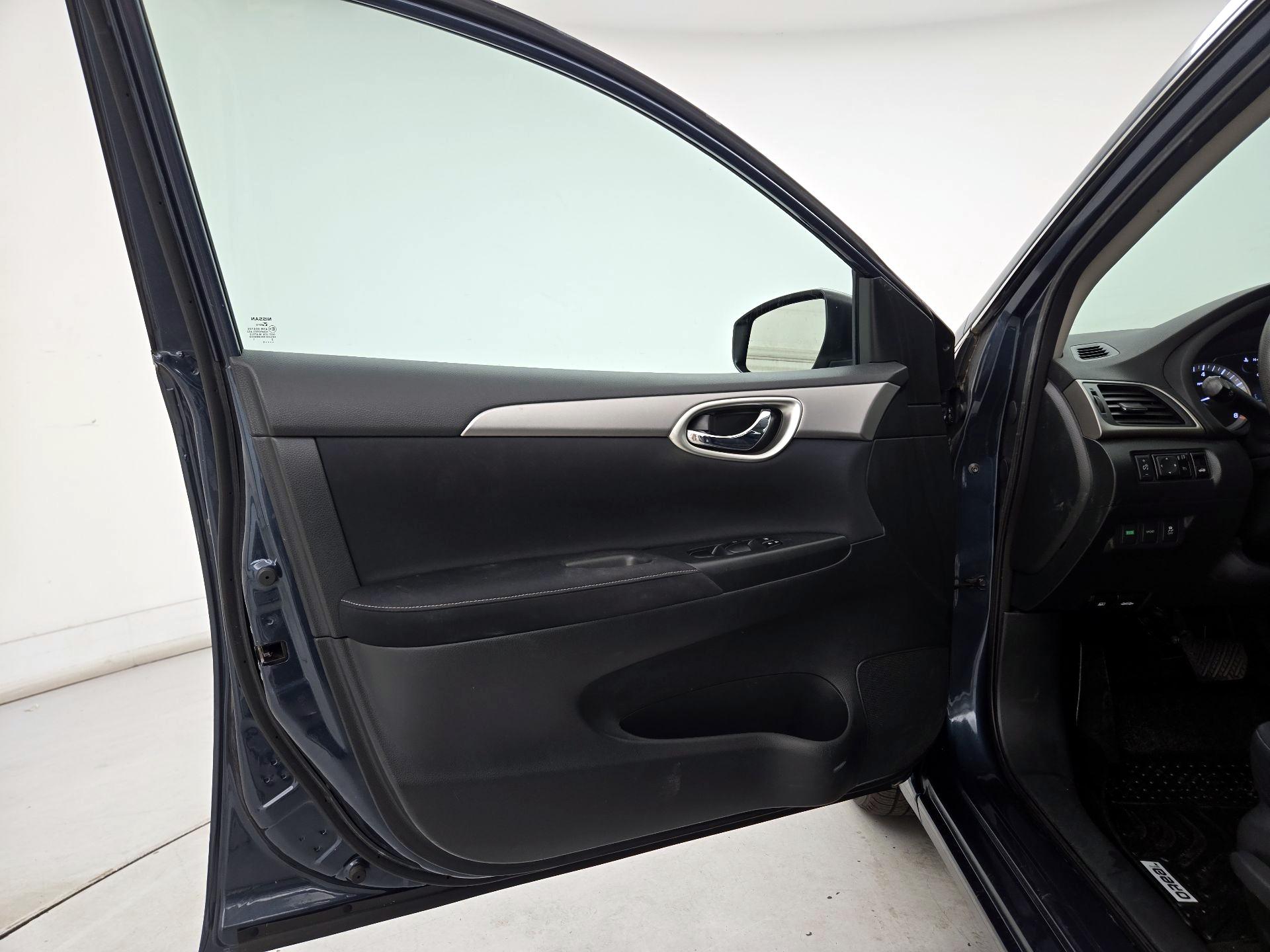 Thumbnail: 2014 Nissan Sentra - 12