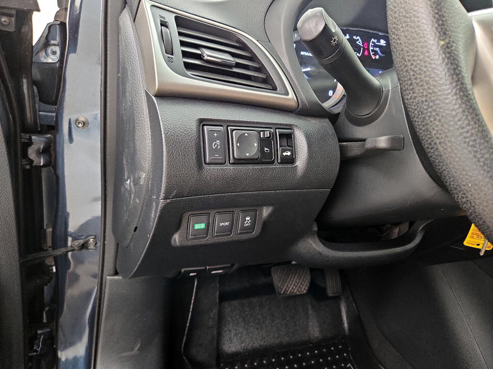 Thumbnail: 2014 Nissan Sentra - 13