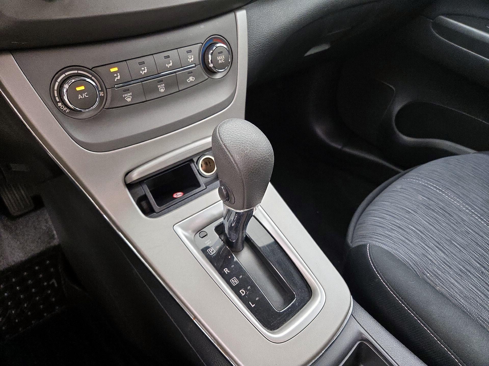 Thumbnail: 2014 Nissan Sentra - 16