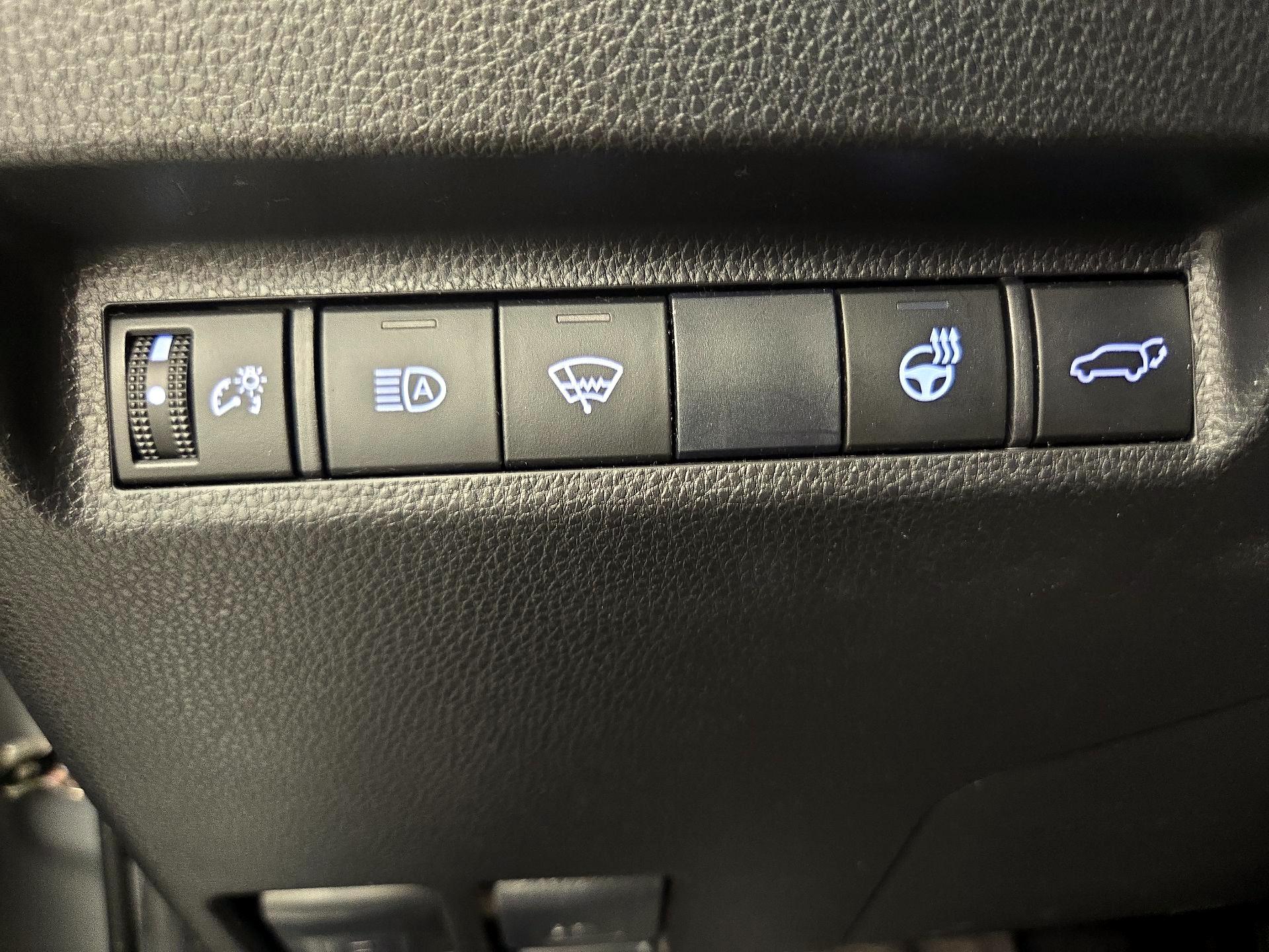 Thumbnail: 2020 Toyota RAV4 - 13