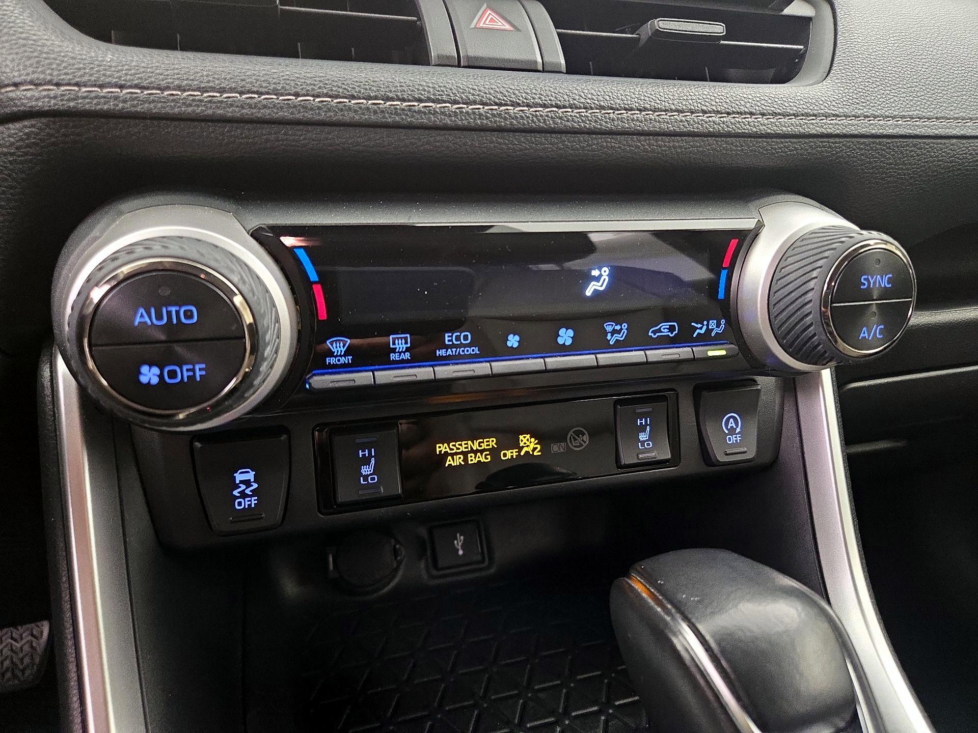 Thumbnail: 2020 Toyota RAV4 - 16