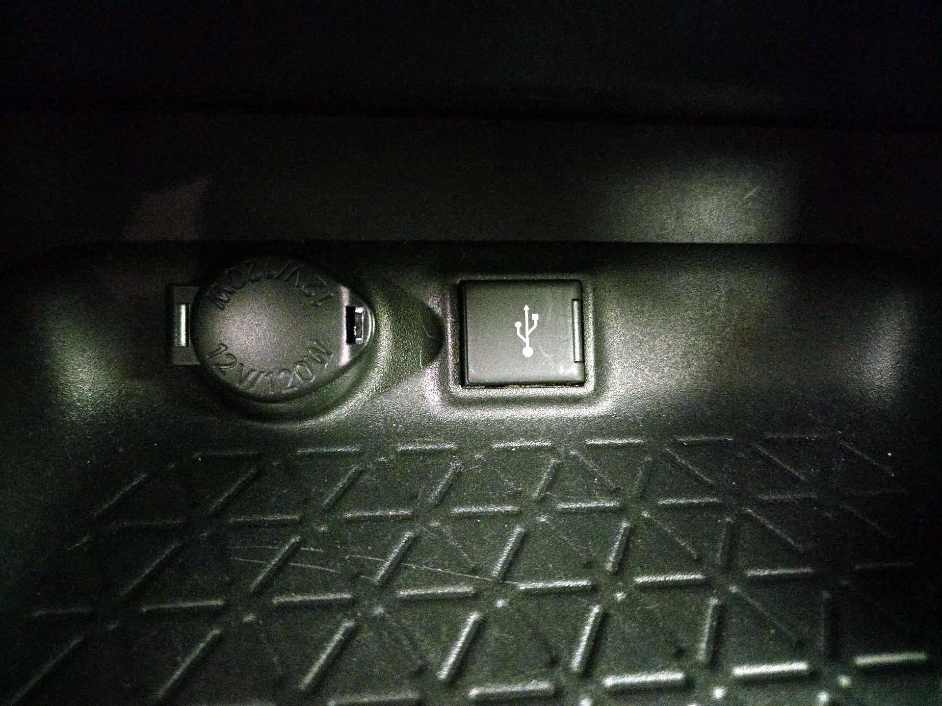 Thumbnail: 2020 Toyota RAV4 - 18
