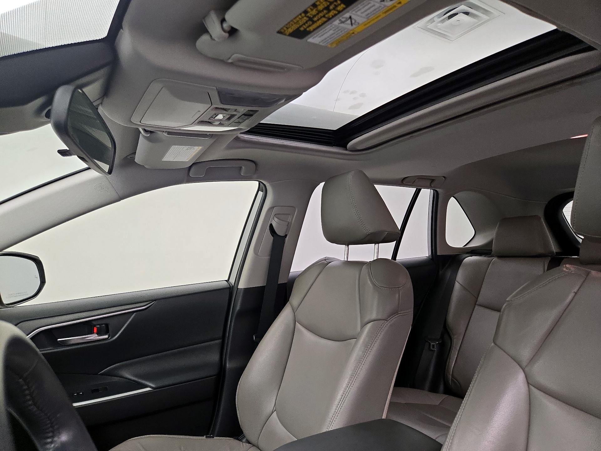 Thumbnail: 2020 Toyota RAV4 - 19