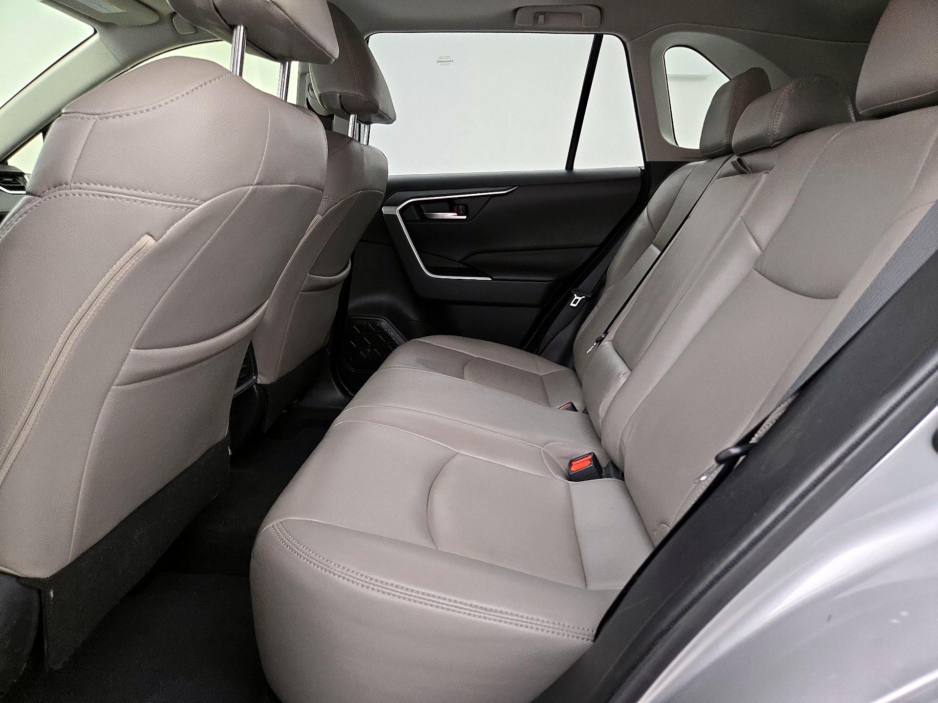 Thumbnail: 2020 Toyota RAV4 - 20