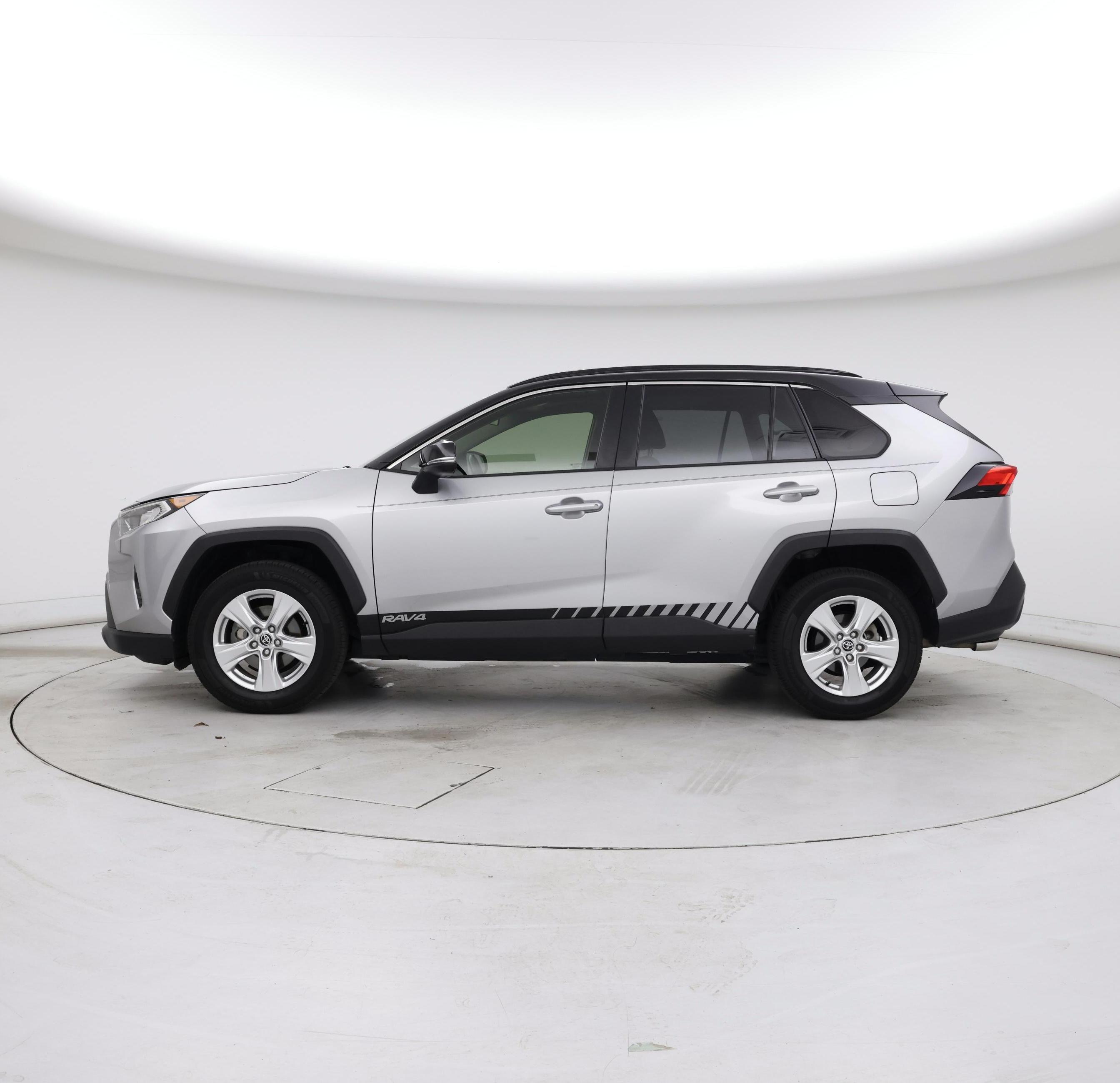 Thumbnail: 2020 Toyota RAV4 - 3