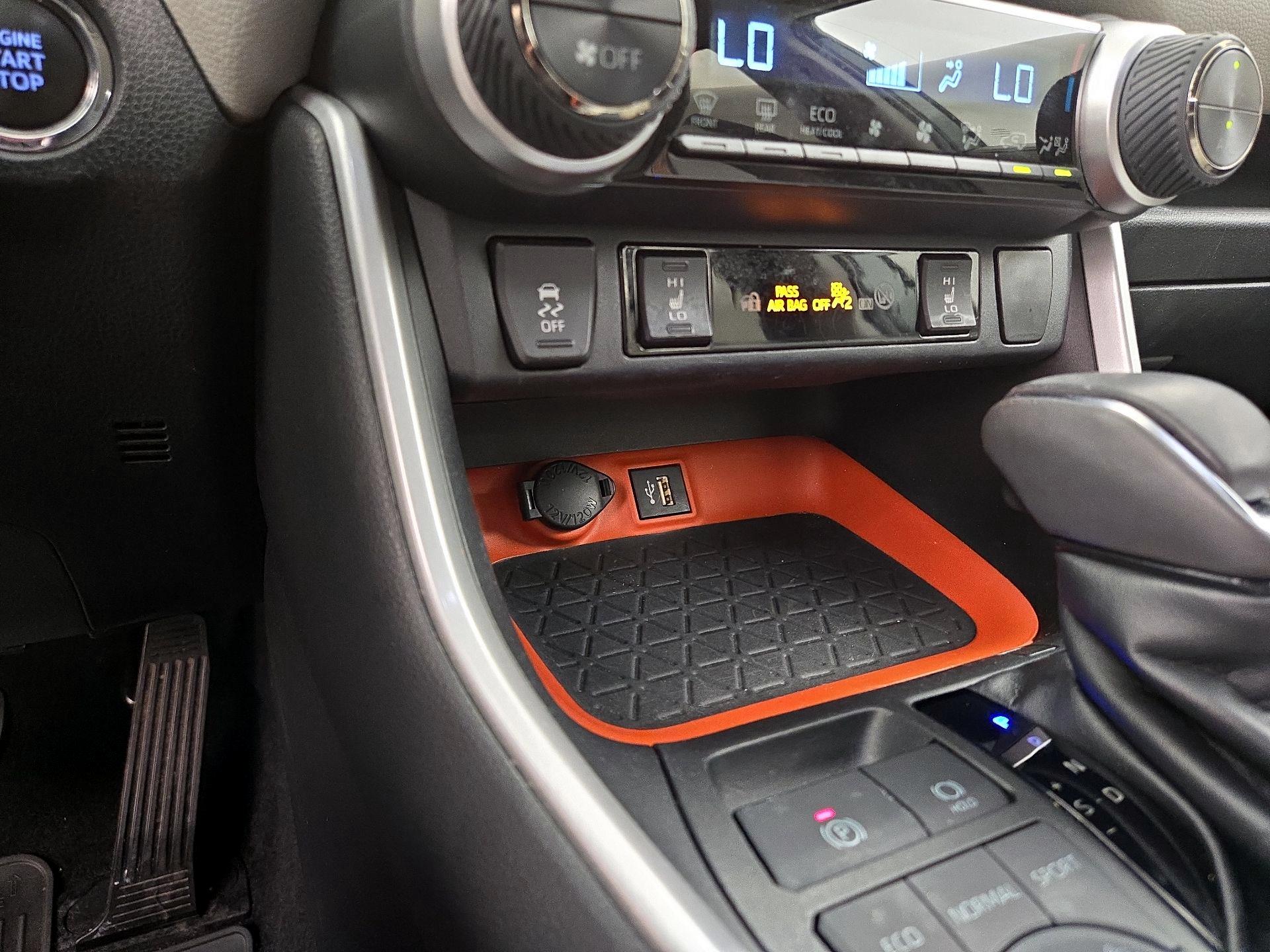 Thumbnail: 2023 Toyota RAV4 - 18