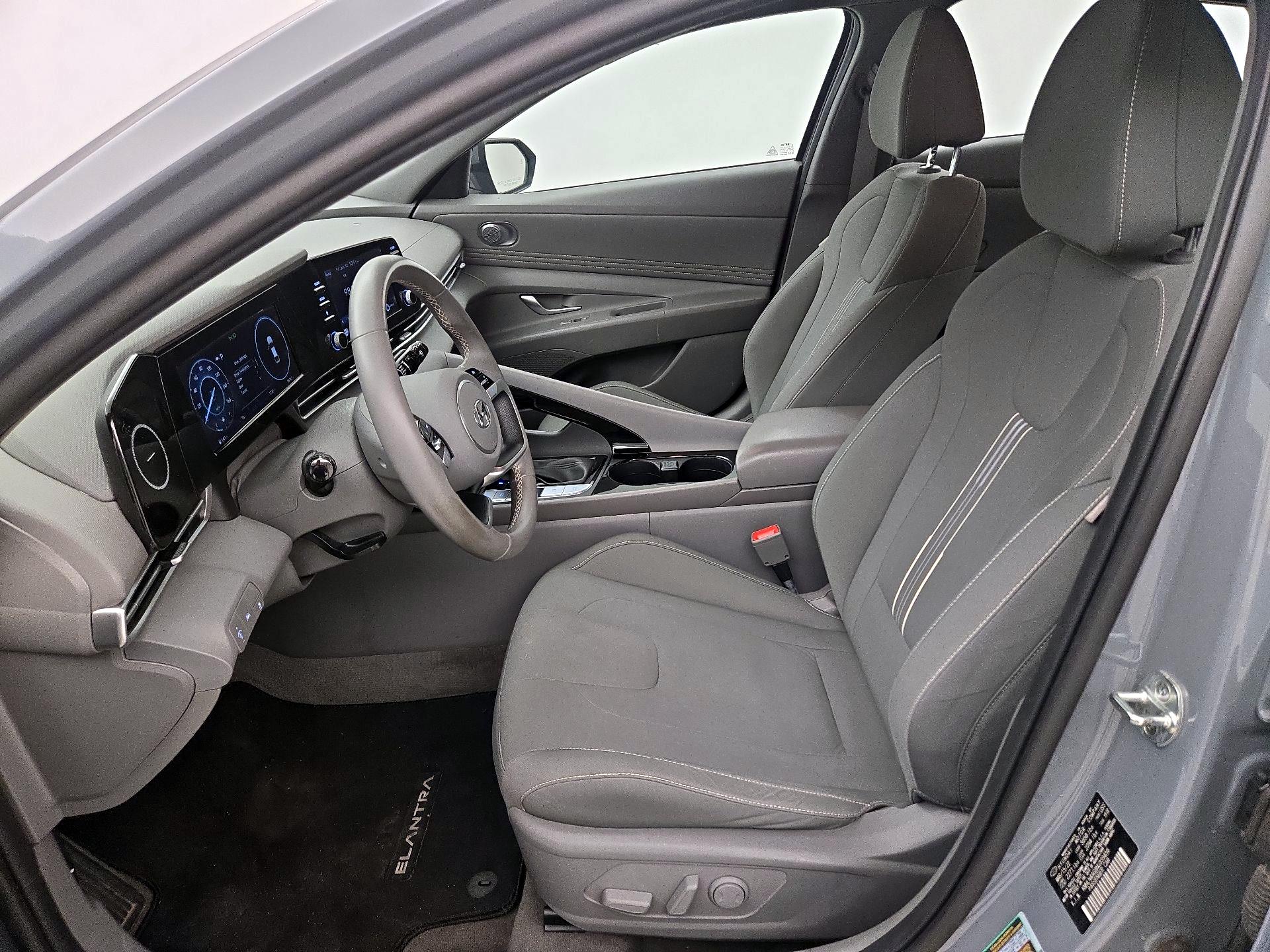Thumbnail: 2022 Hyundai Elantra - 11