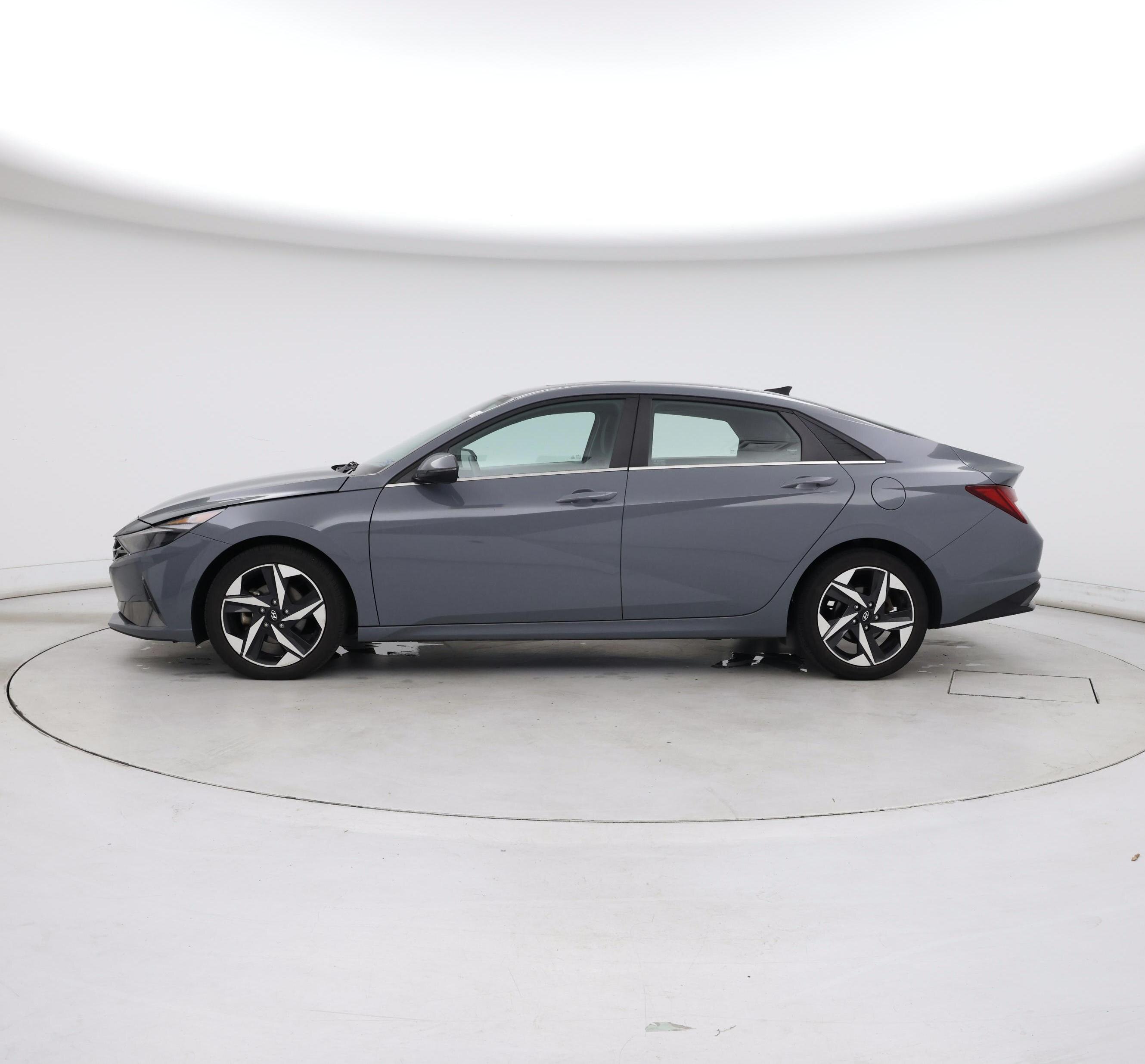 Thumbnail: 2022 Hyundai Elantra - 3