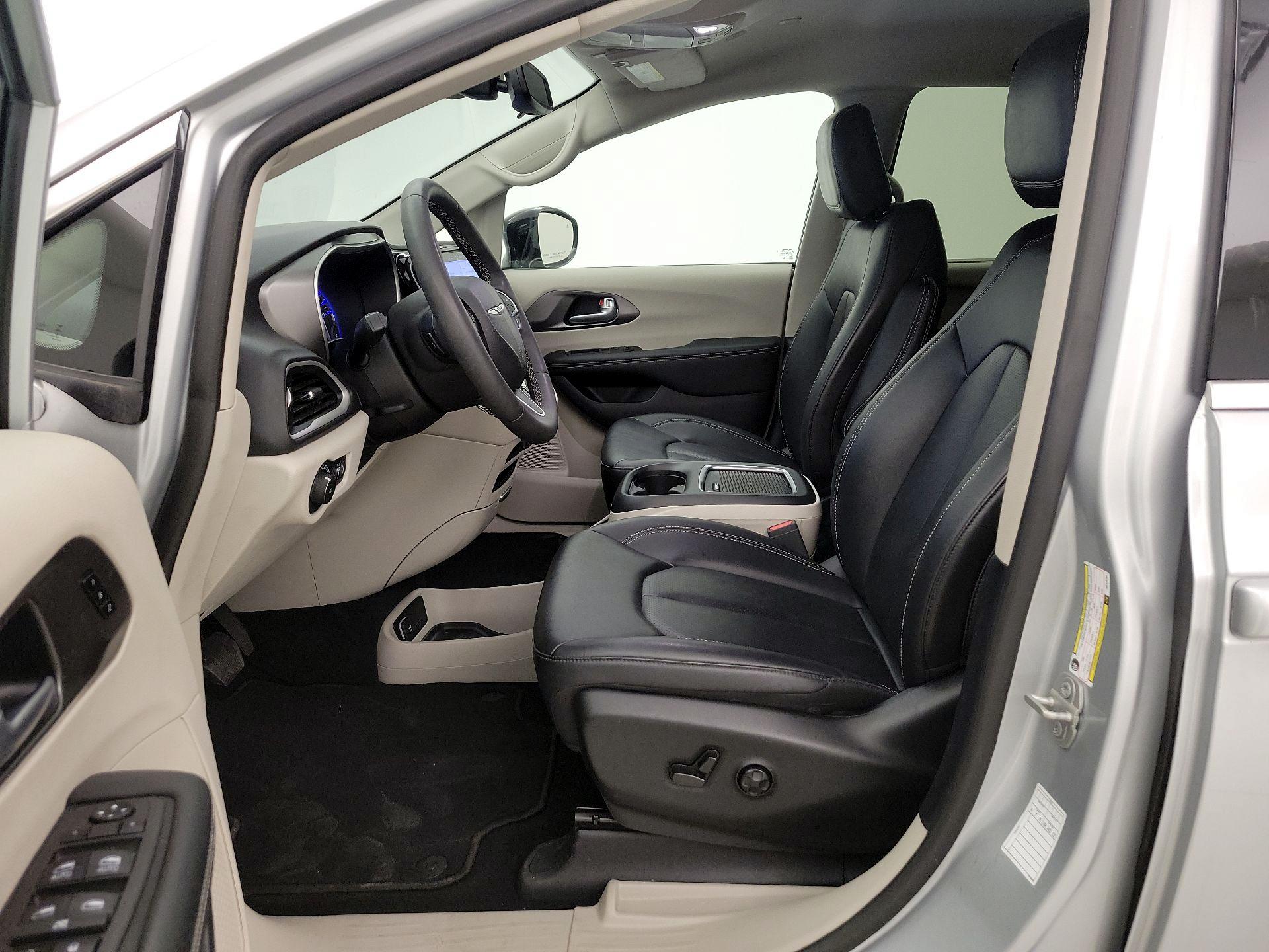 Thumbnail: 2024 Chrysler Pacifica - 11