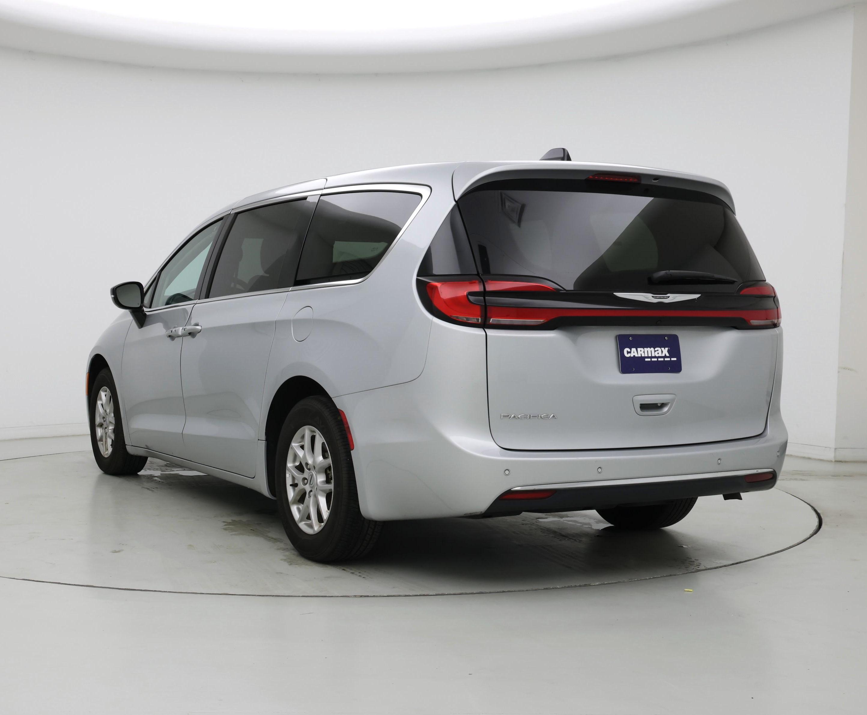 Thumbnail: 2024 Chrysler Pacifica - 2