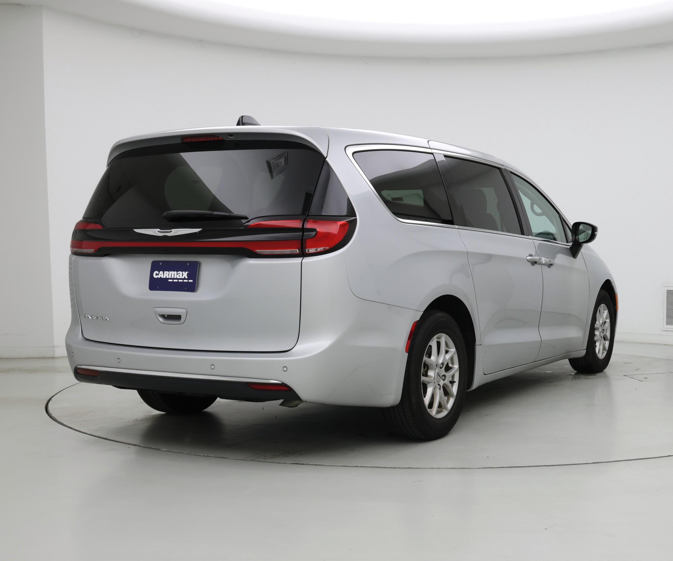 Thumbnail: 2024 Chrysler Pacifica - 8