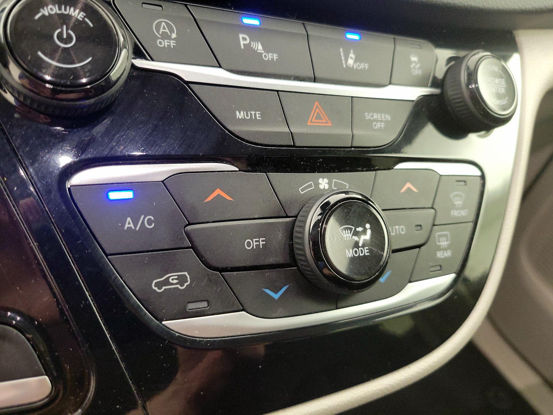 Thumbnail: 2024 Chrysler Pacifica - 16