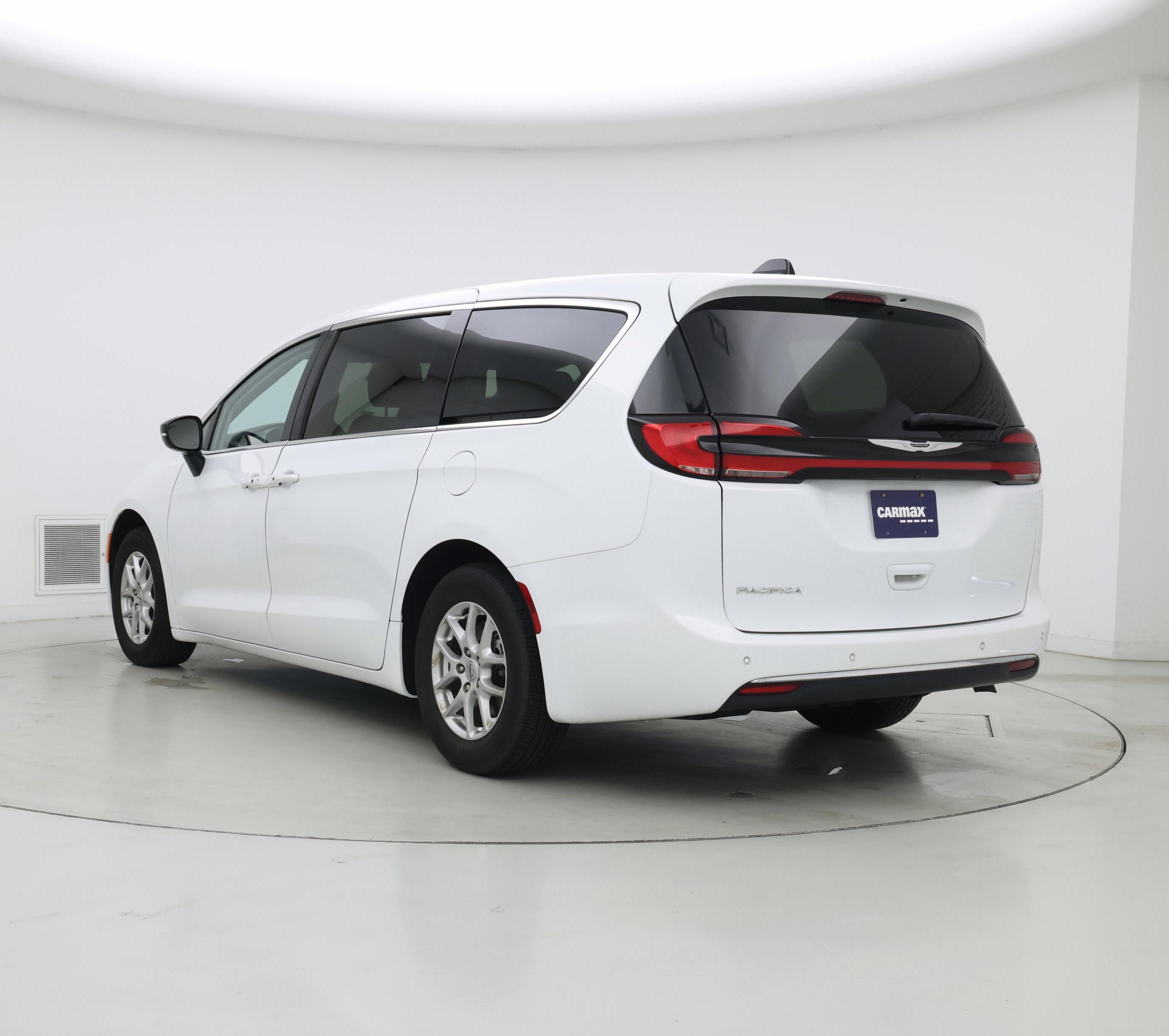 Thumbnail: 2024 Chrysler Pacifica - 2