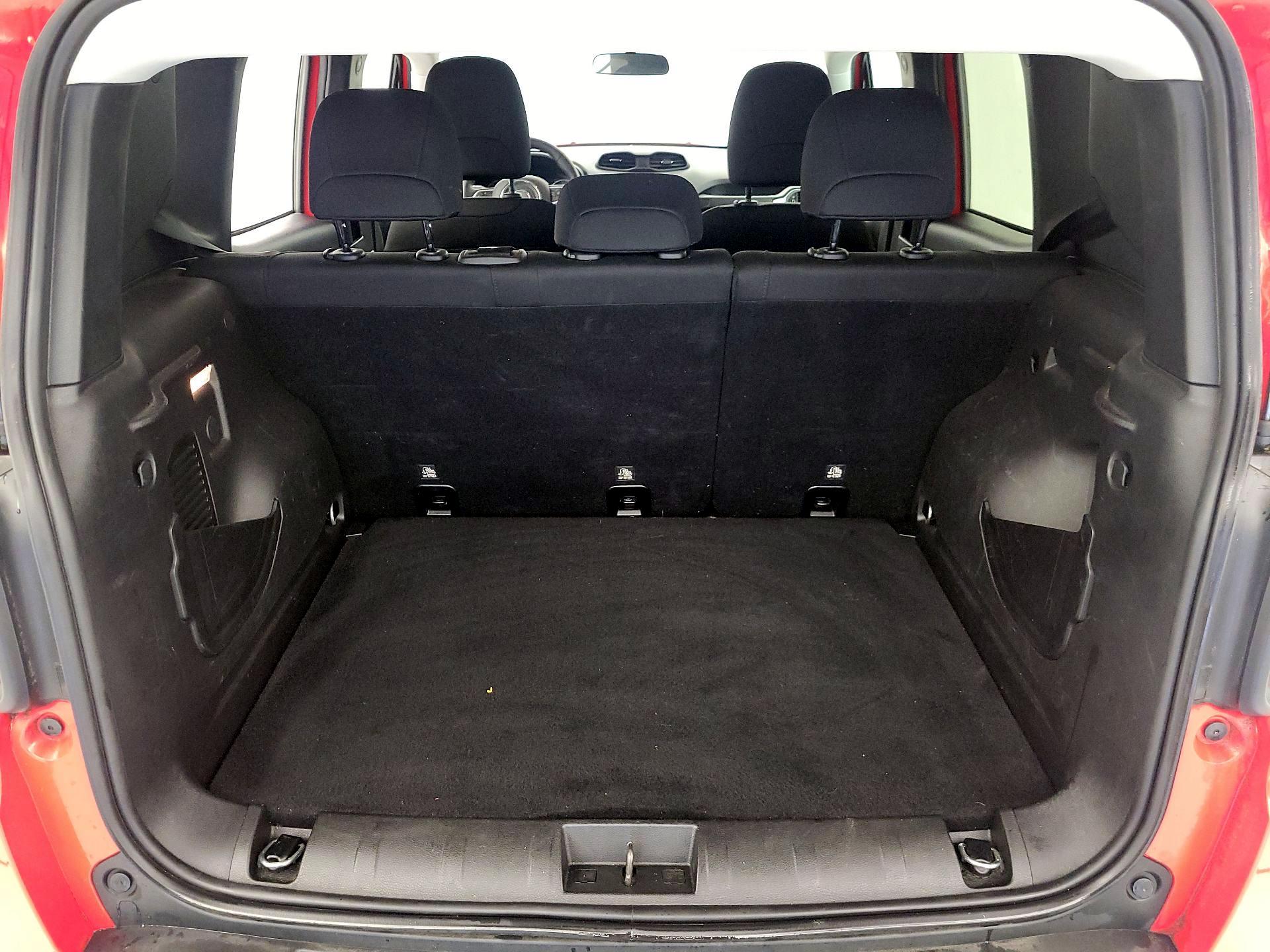 Thumbnail: 2020 Jeep Renegade - 20