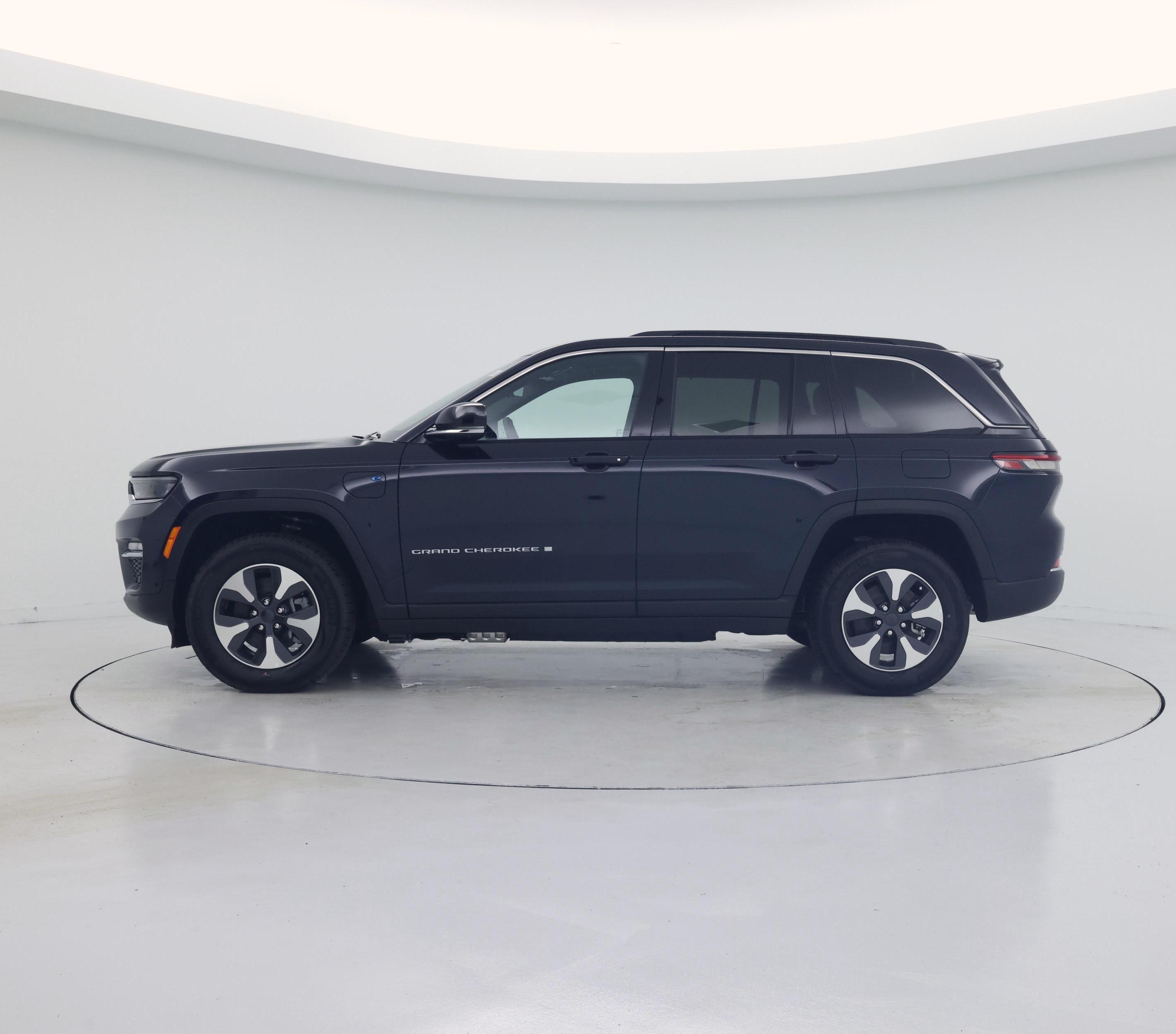 Thumbnail: 2024 Jeep Grand Cherokee - 3