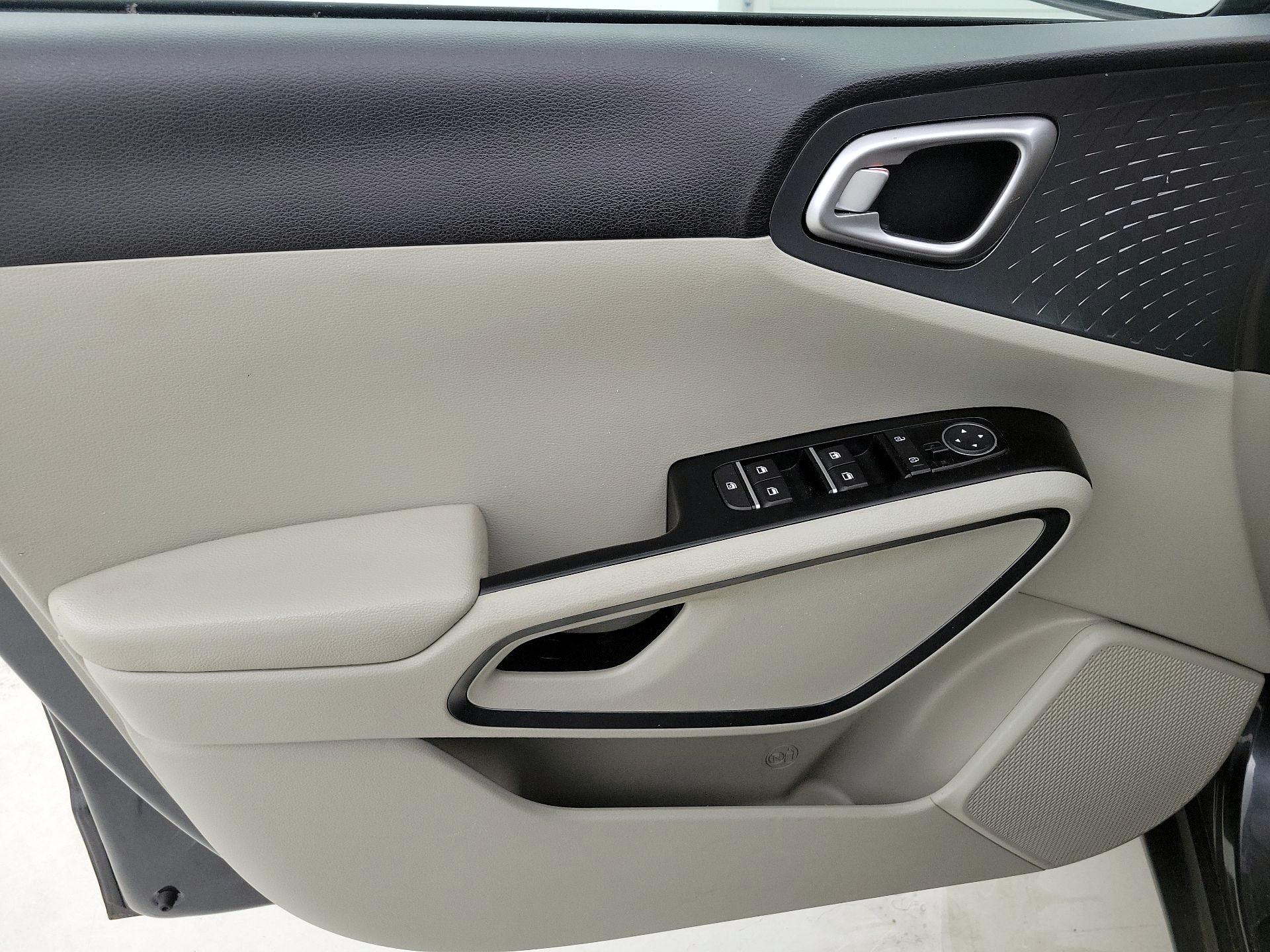 Thumbnail: 2021 Kia Soul - 12