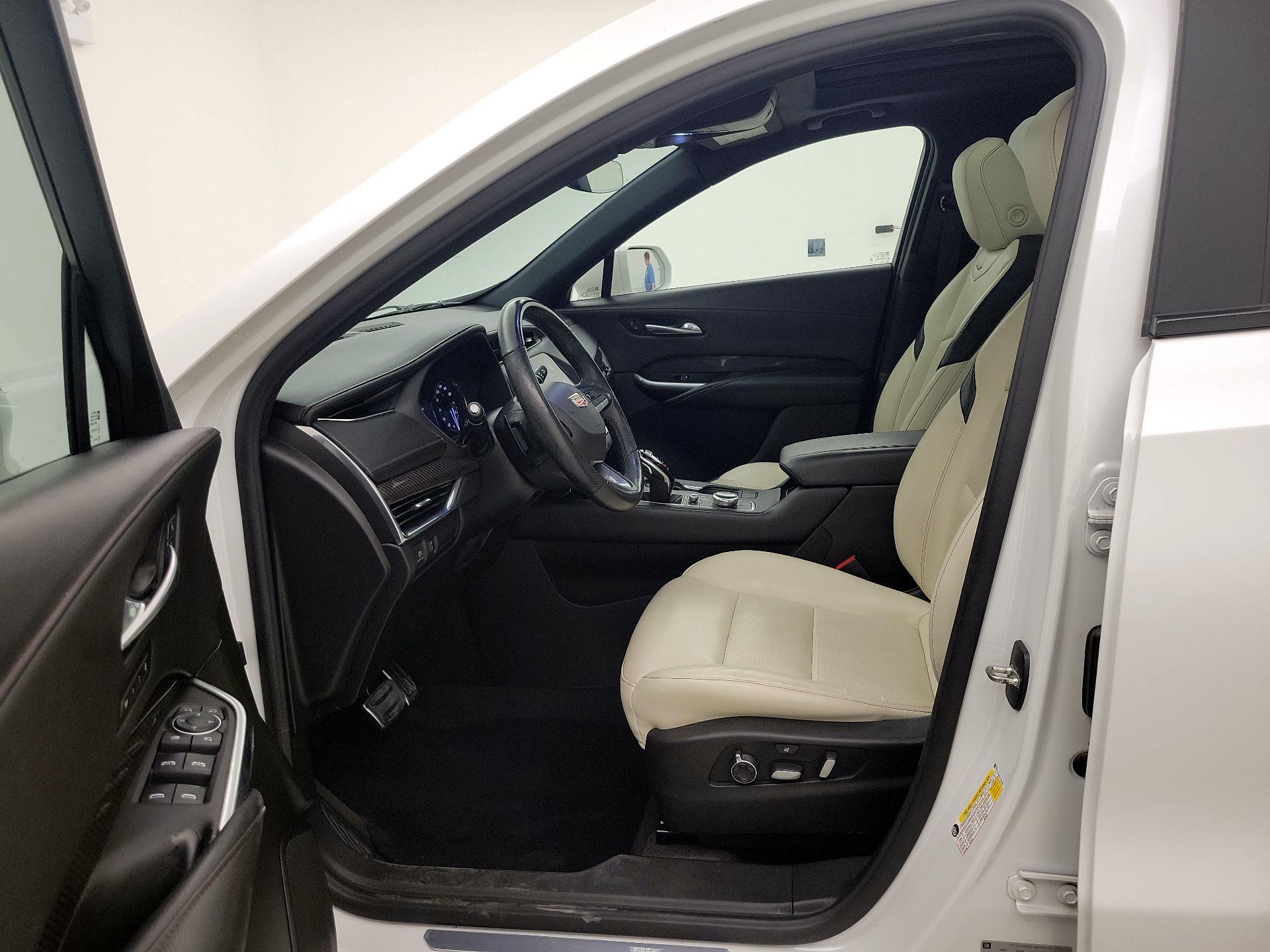 Thumbnail: 2020 Cadillac XT4 - 11