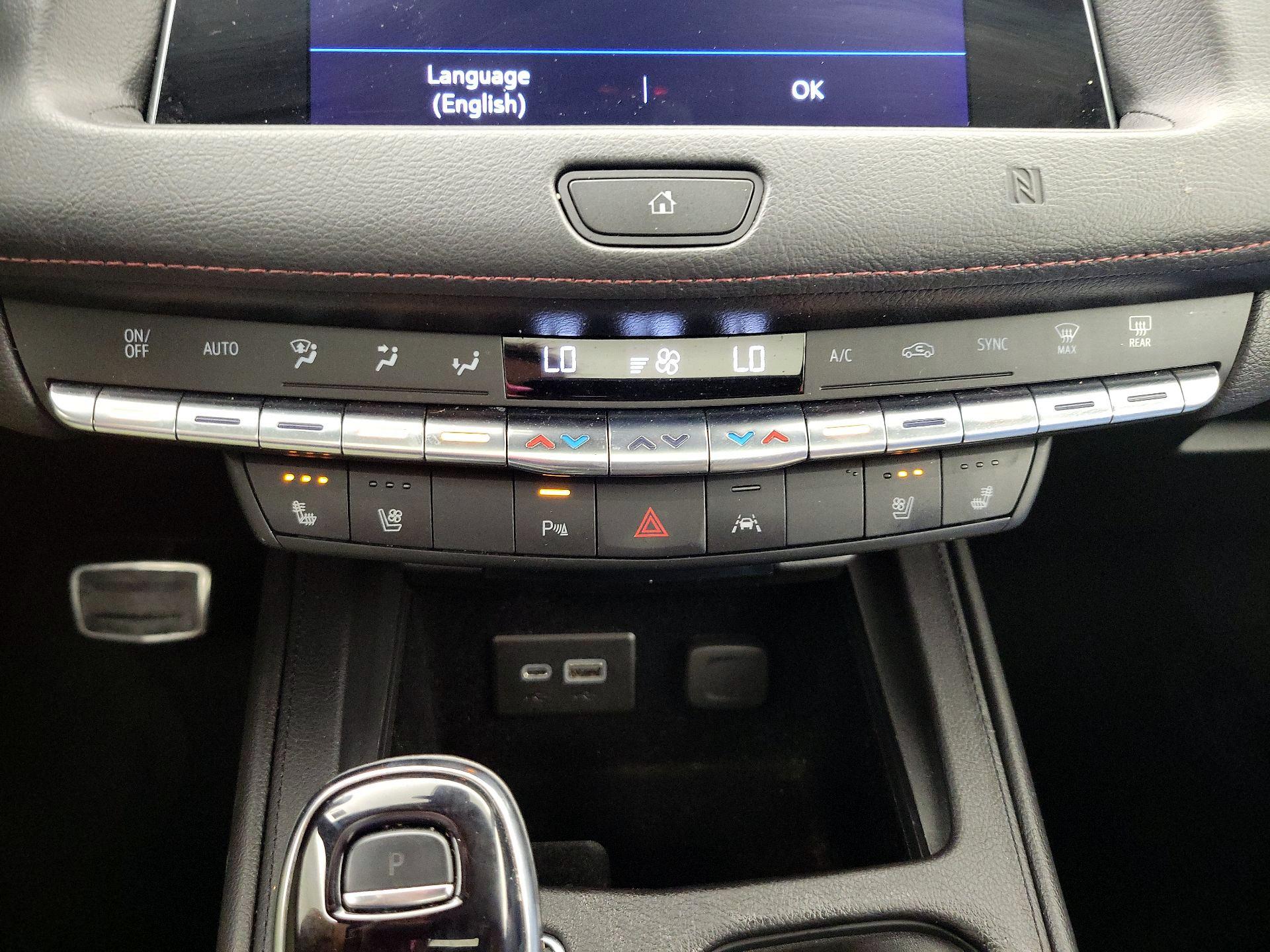 Thumbnail: 2020 Cadillac XT4 - 16