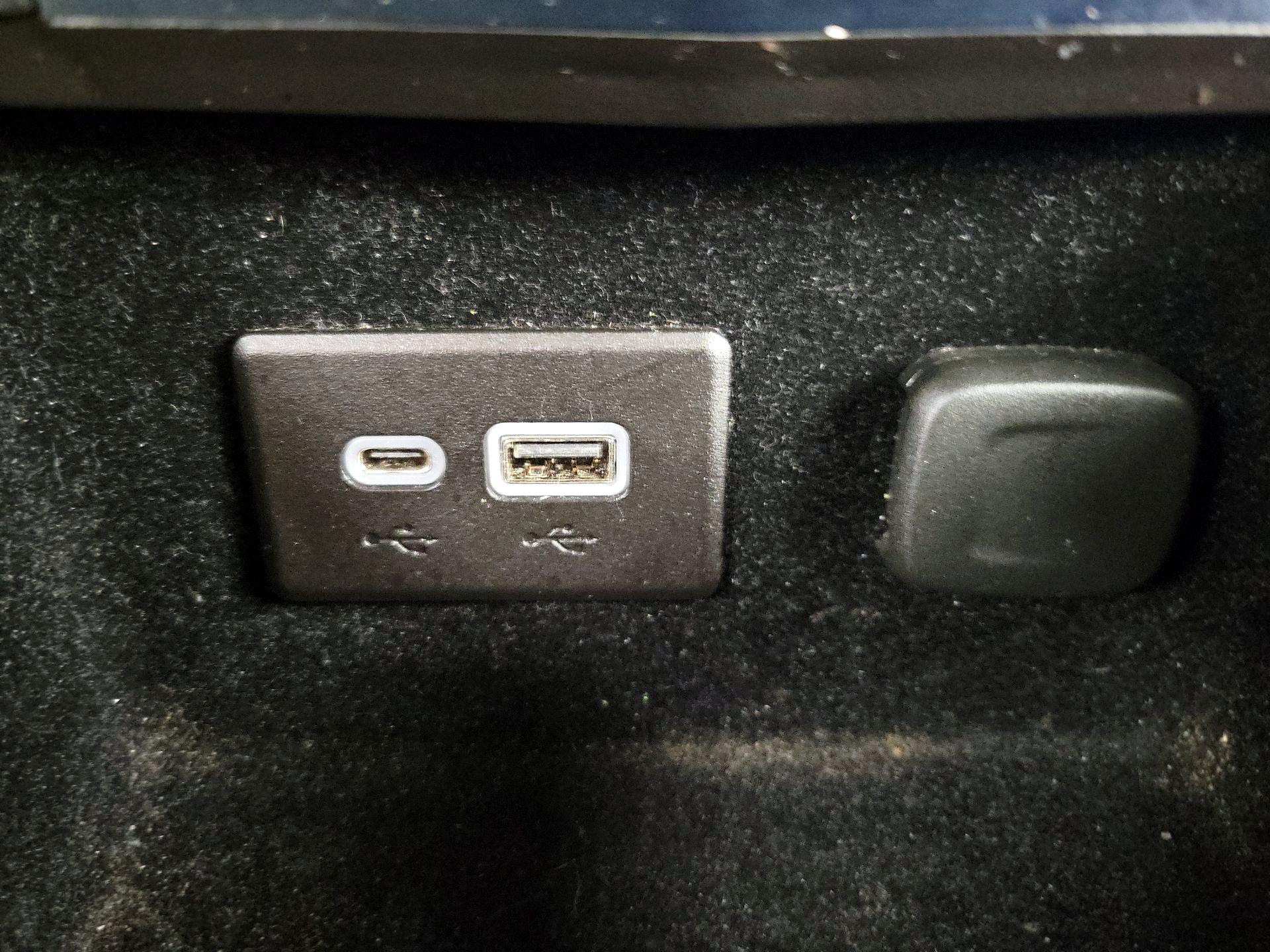 Thumbnail: 2020 Cadillac XT4 - 18