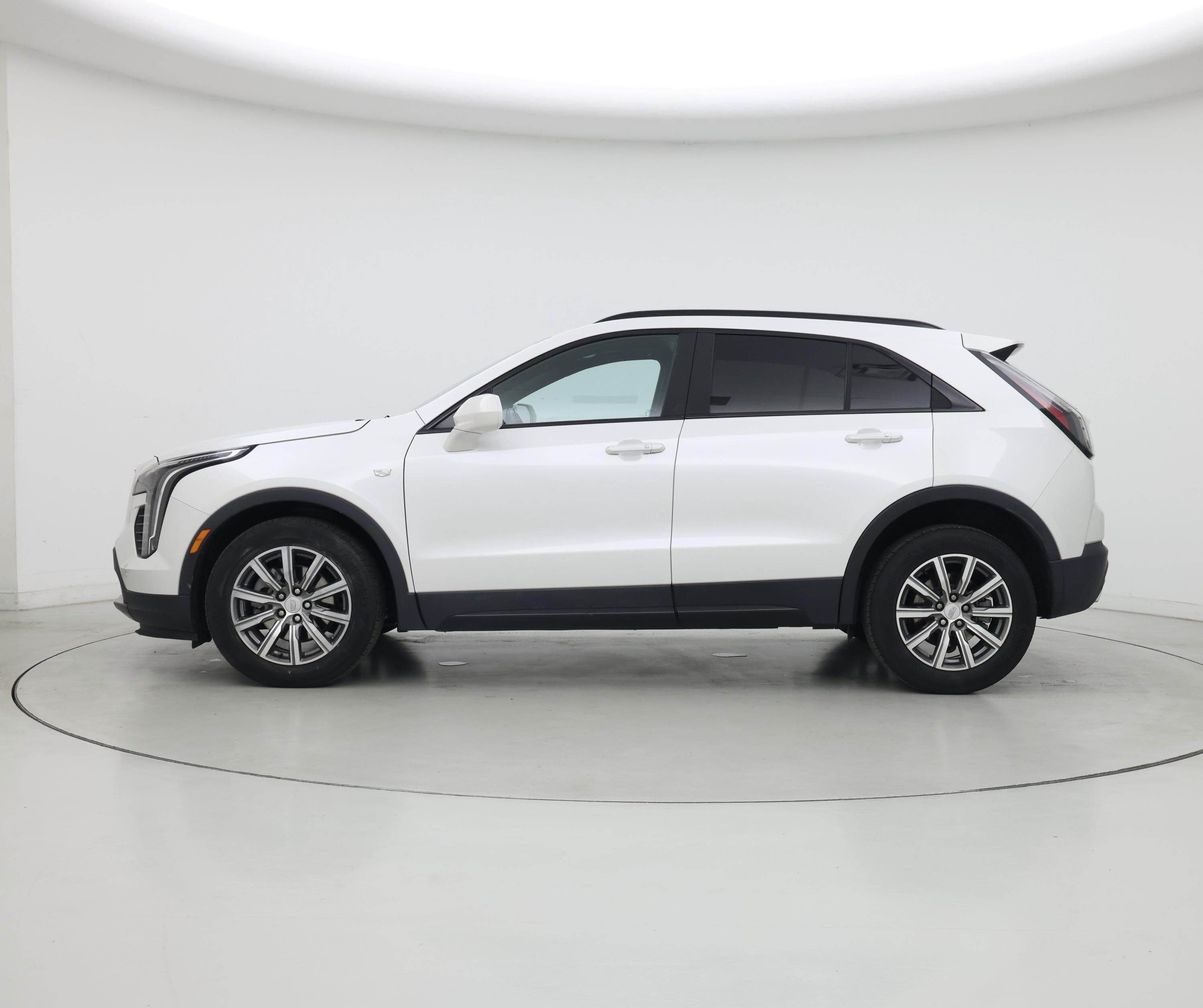 Thumbnail: 2020 Cadillac XT4 - 3