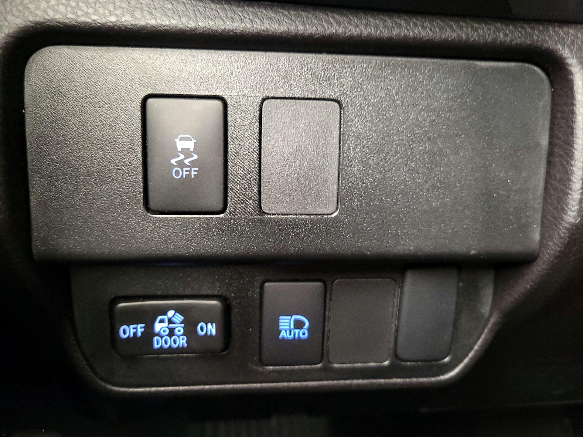 Thumbnail: 2023 Toyota Tacoma - 13