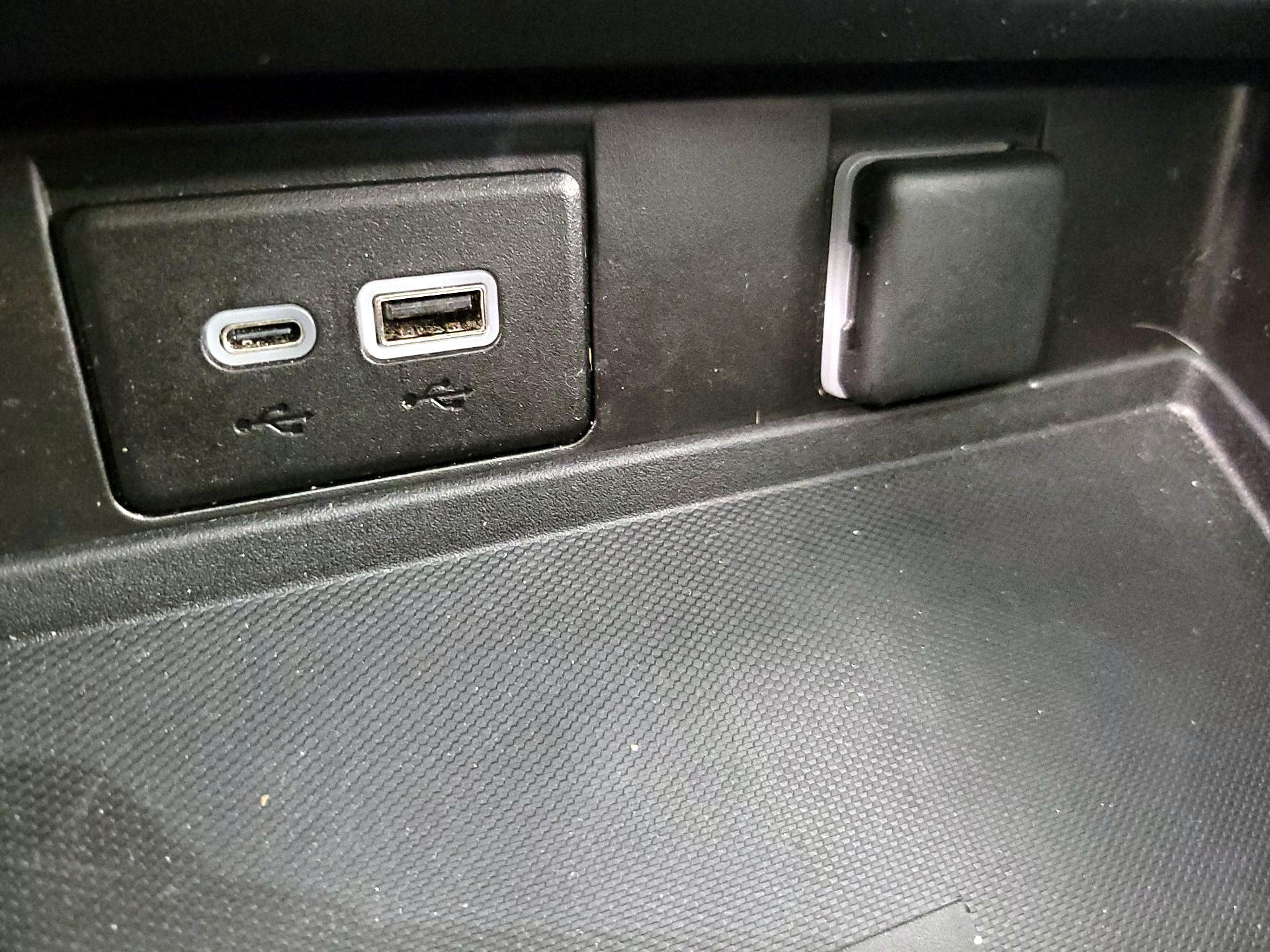 Thumbnail: 2023 Chevrolet Tahoe - 19