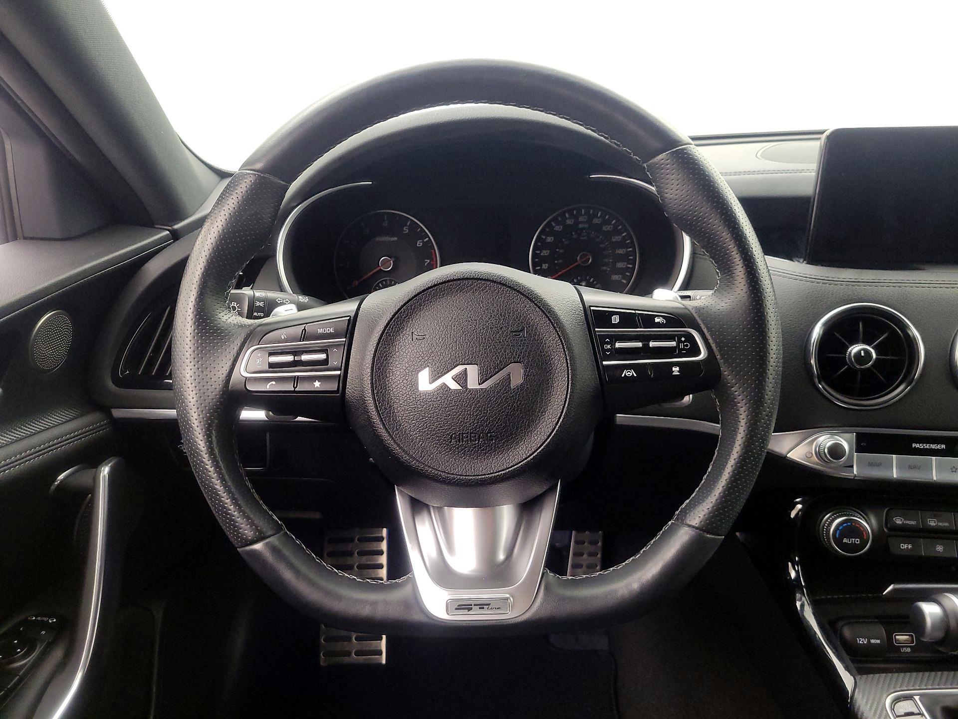 Thumbnail: 2023 Kia Stinger - 10