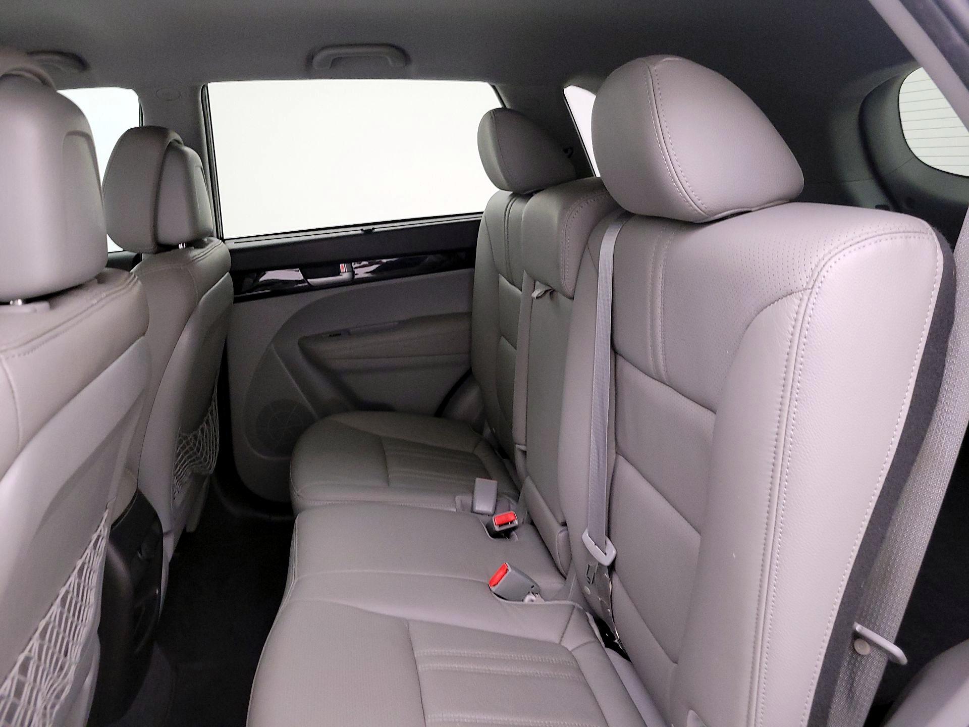 Thumbnail: 2015 Kia Sorento - 19