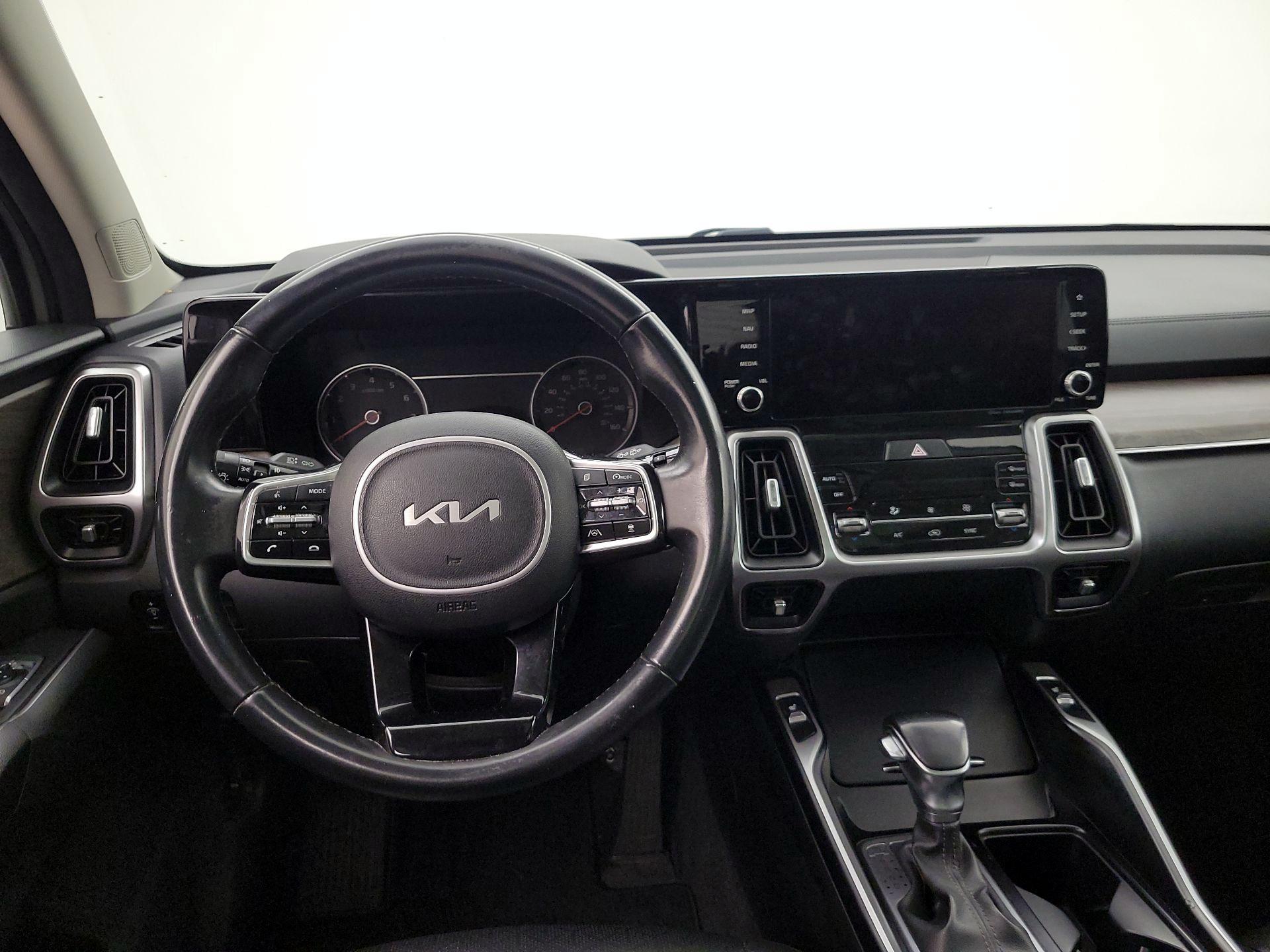 Thumbnail: 2022 Kia Sorento - 10