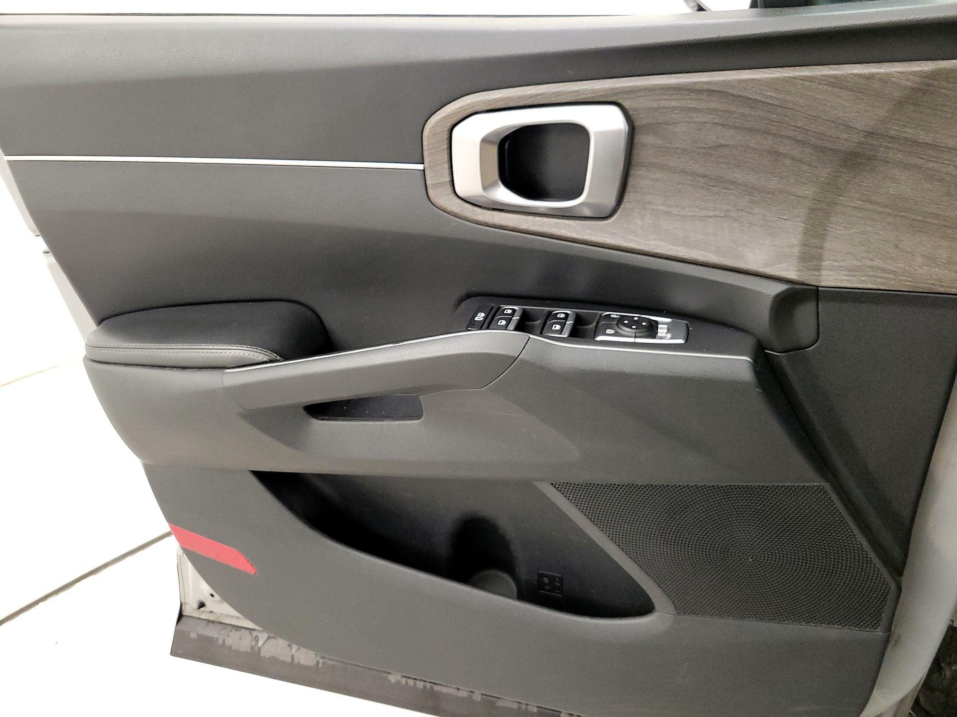 Thumbnail: 2022 Kia Sorento - 12