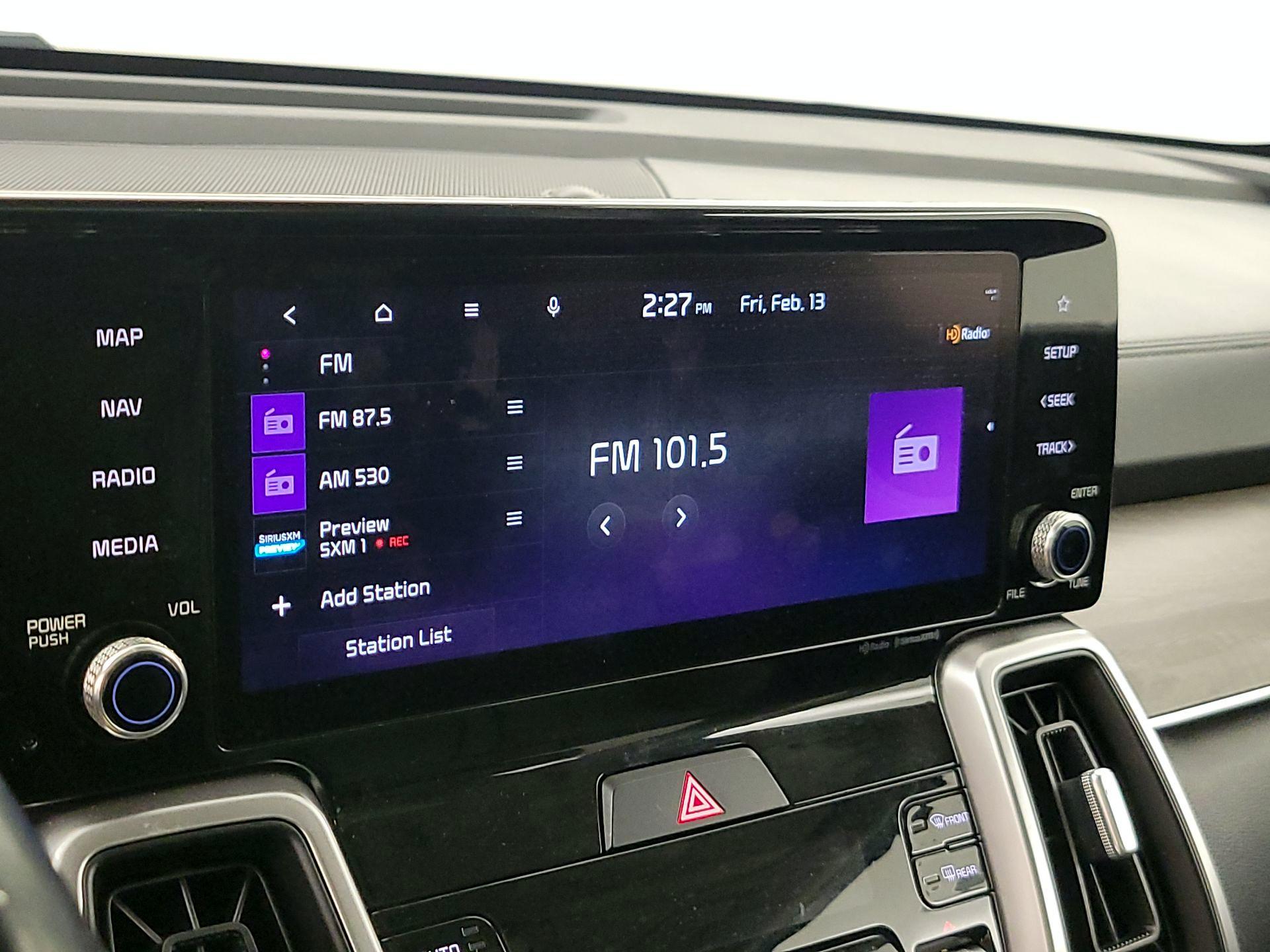 Thumbnail: 2022 Kia Sorento - 16