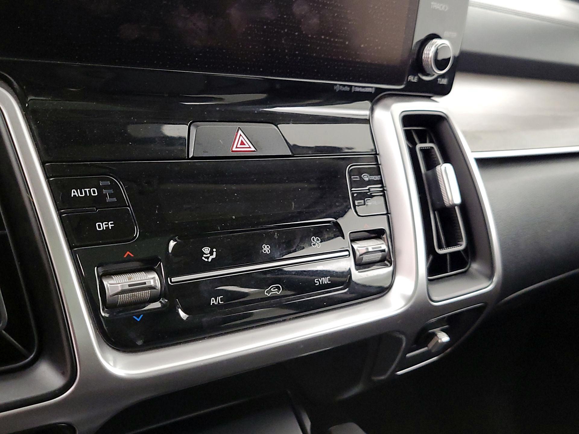 Thumbnail: 2022 Kia Sorento - 17