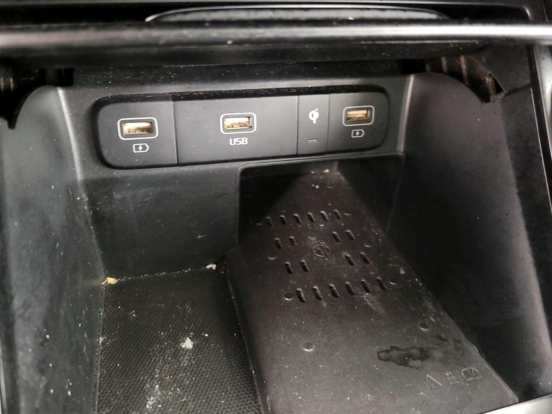 Thumbnail: 2022 Kia Sorento - 19